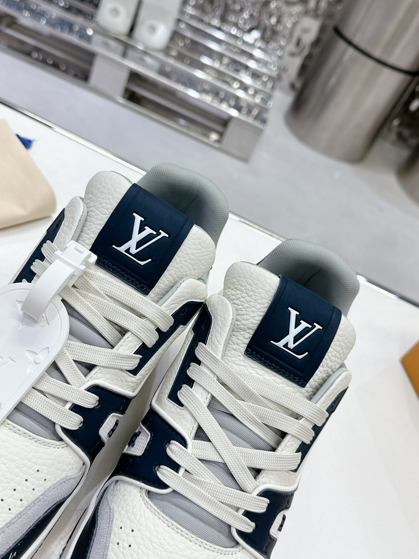 LV shoe