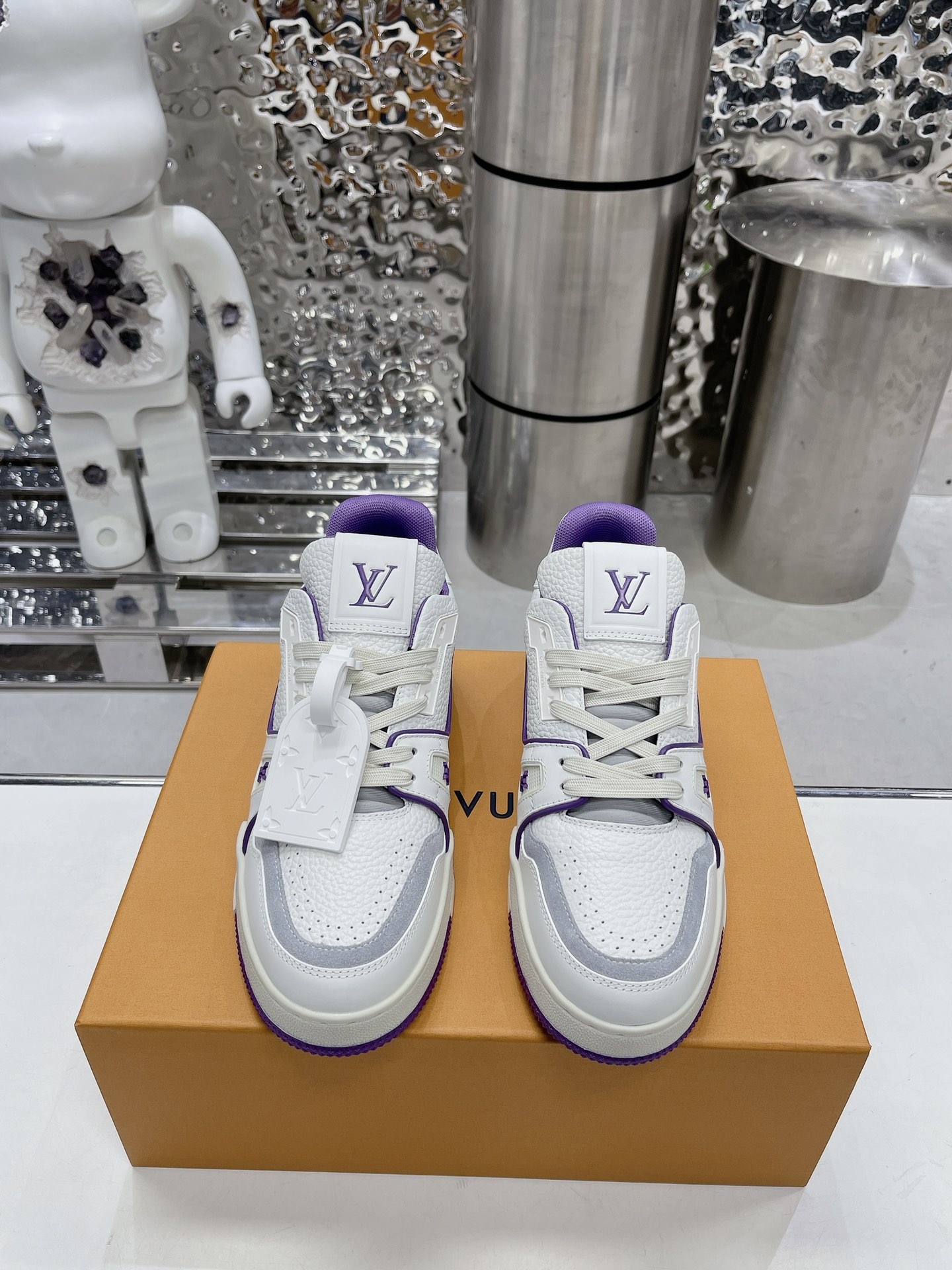 LV shoe