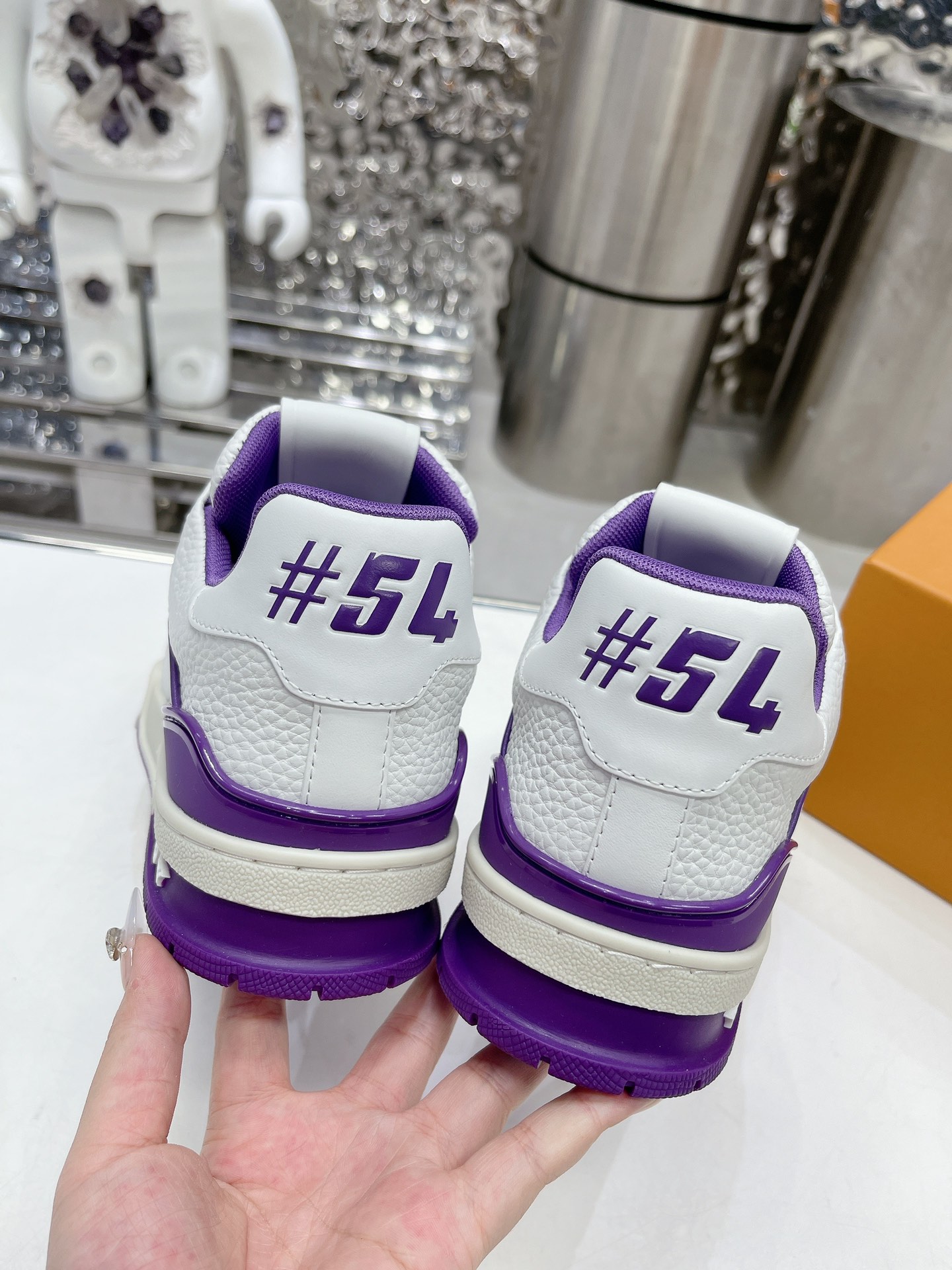 LV shoe