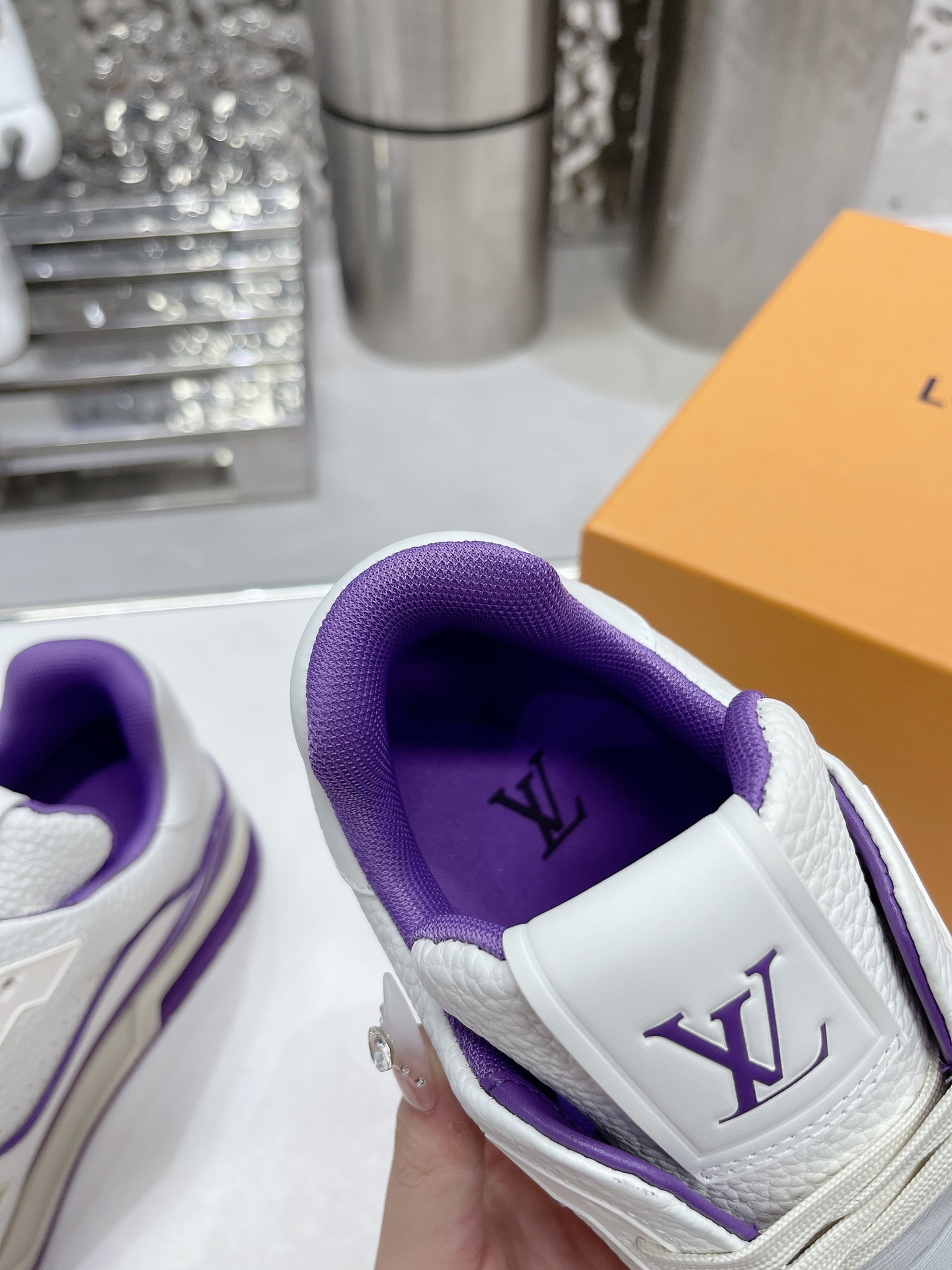LV shoe