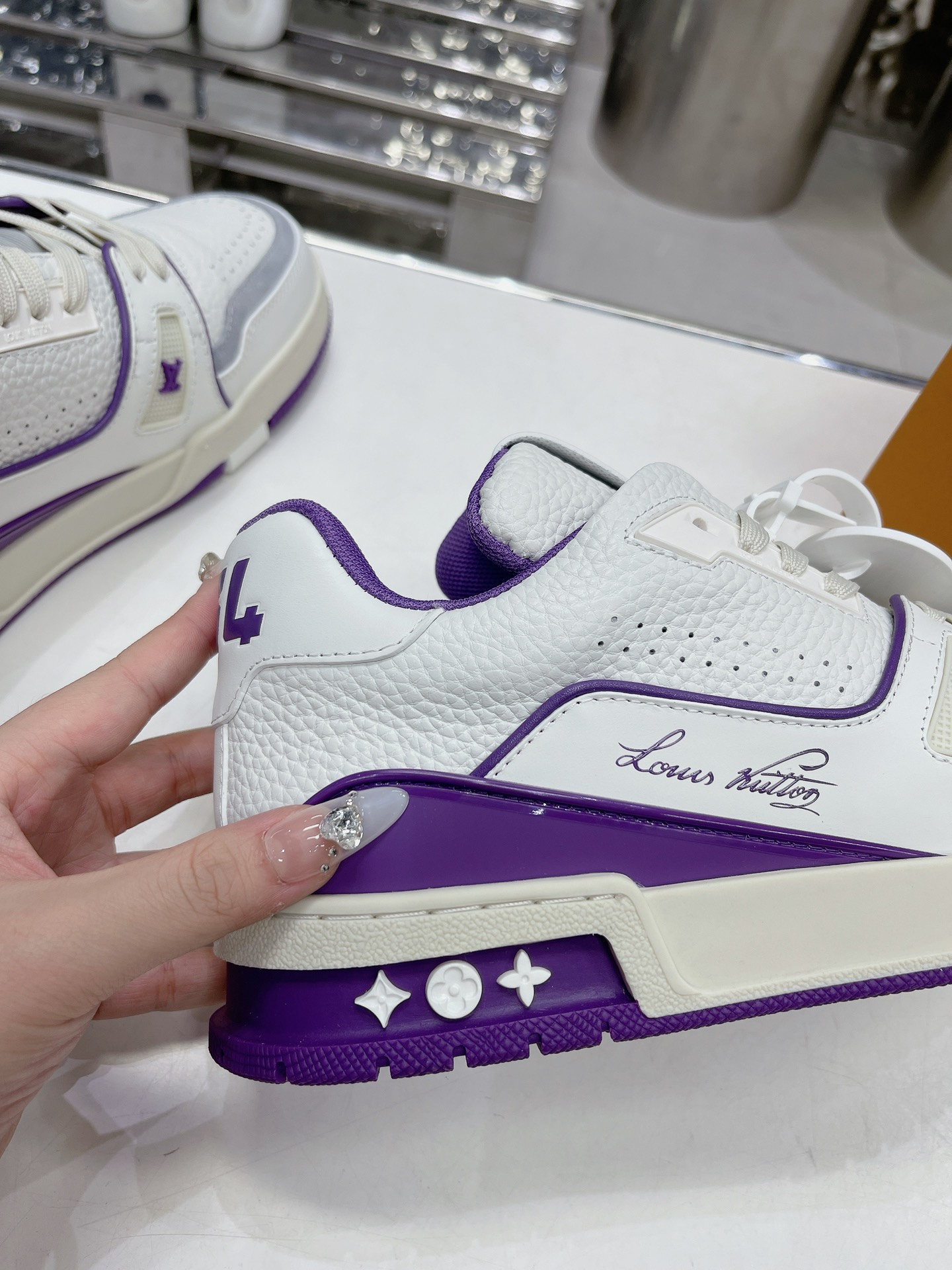 LV shoe