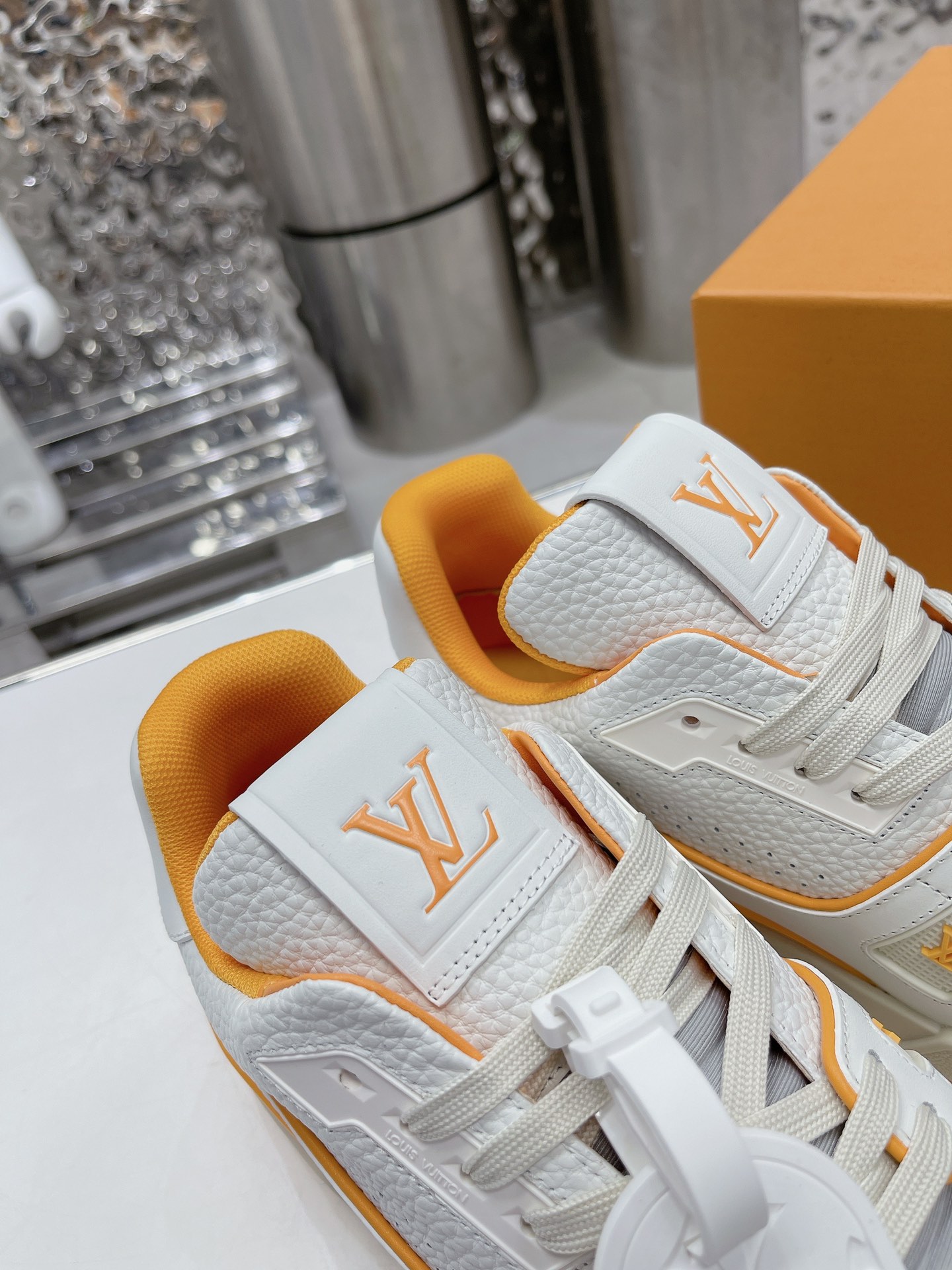 LV shoe