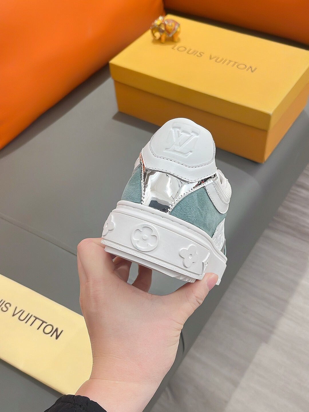 LV shoe