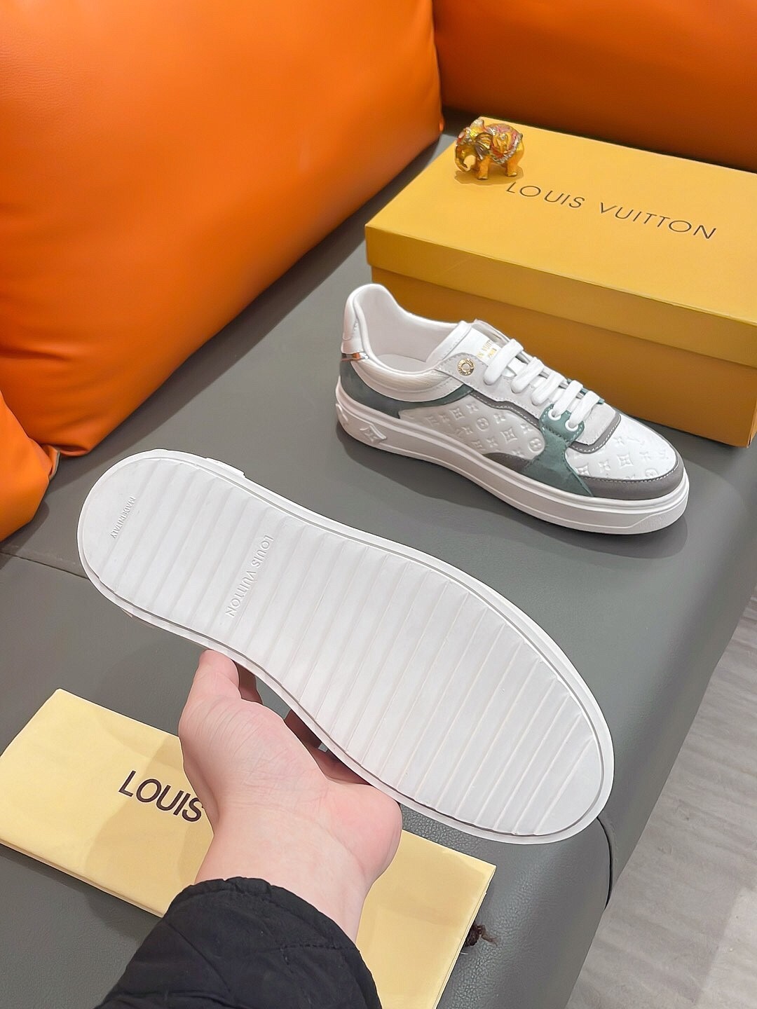 LV shoe