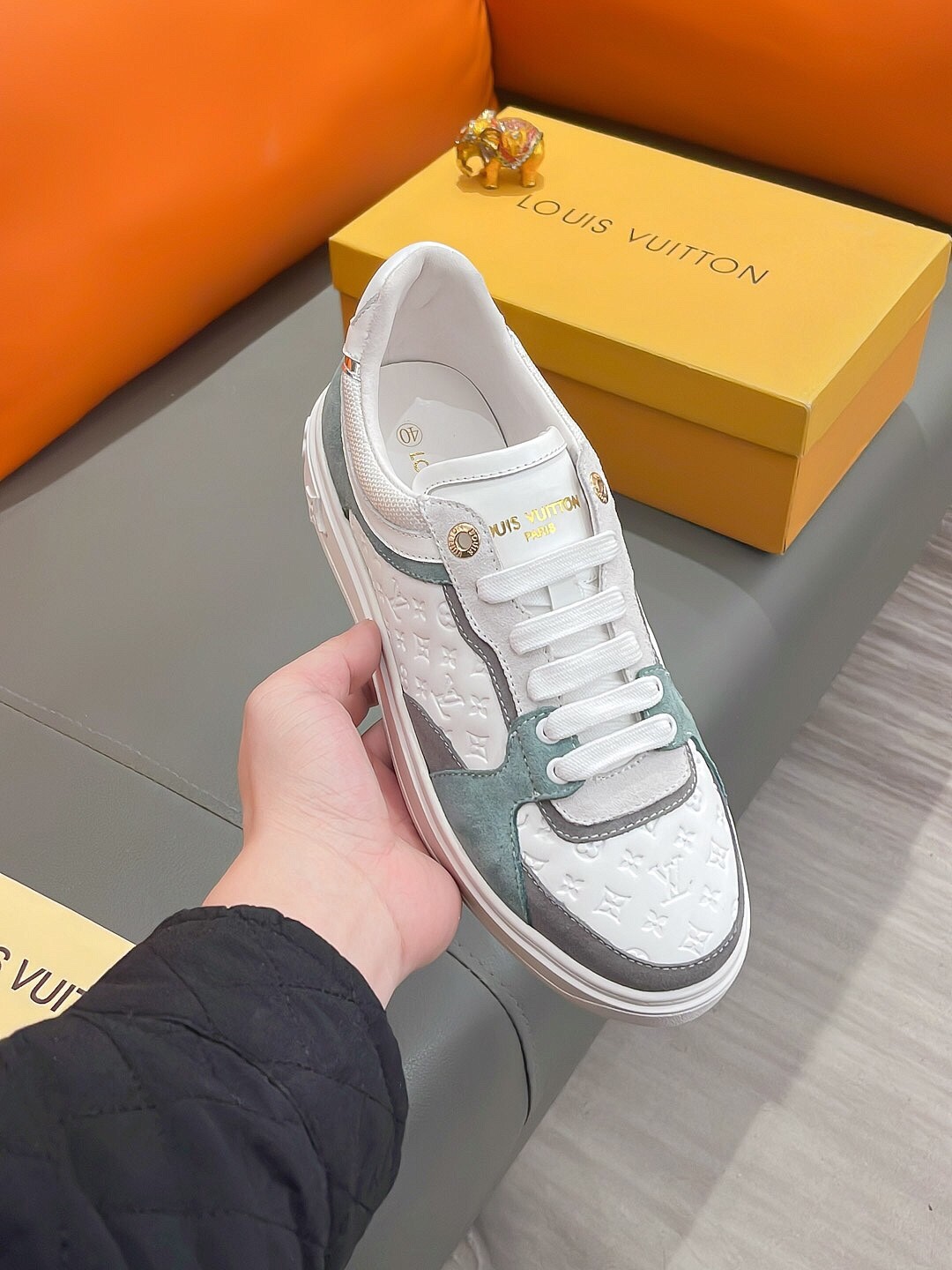 LV shoe