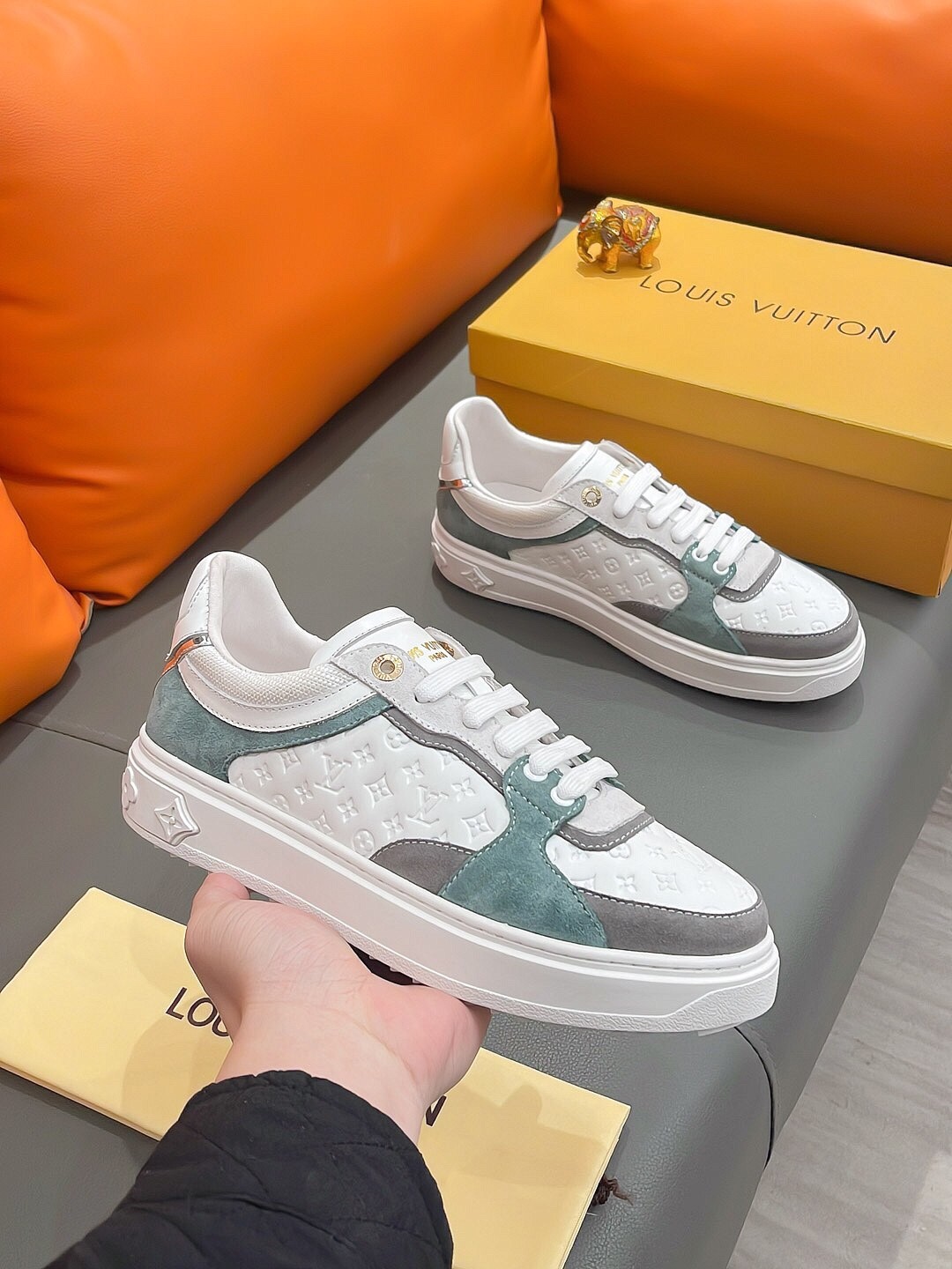 LV shoe