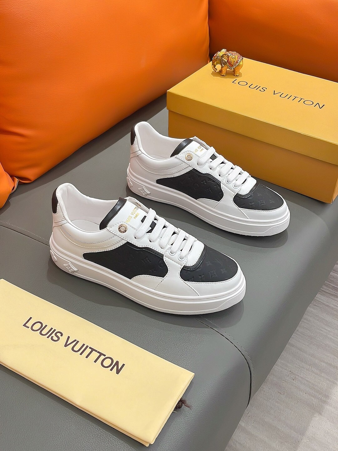 LV shoe