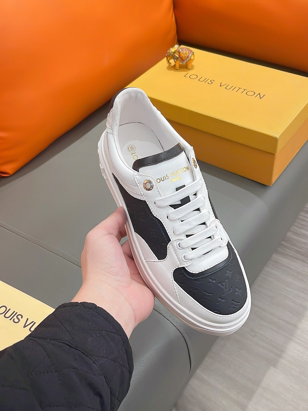 LV shoe