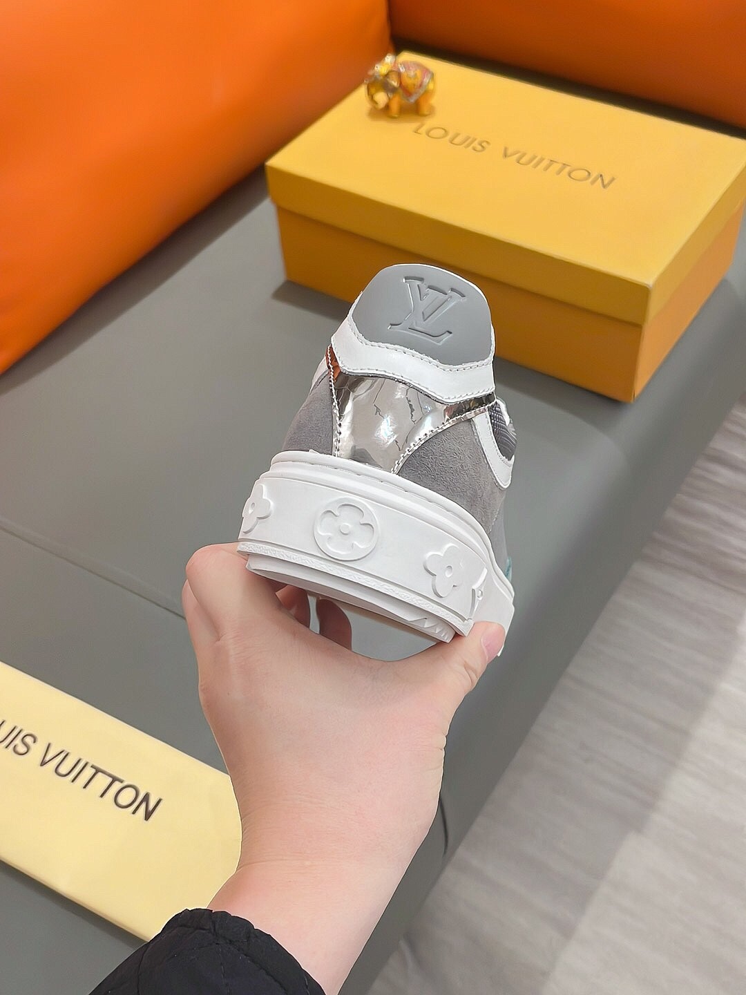 LV shoe