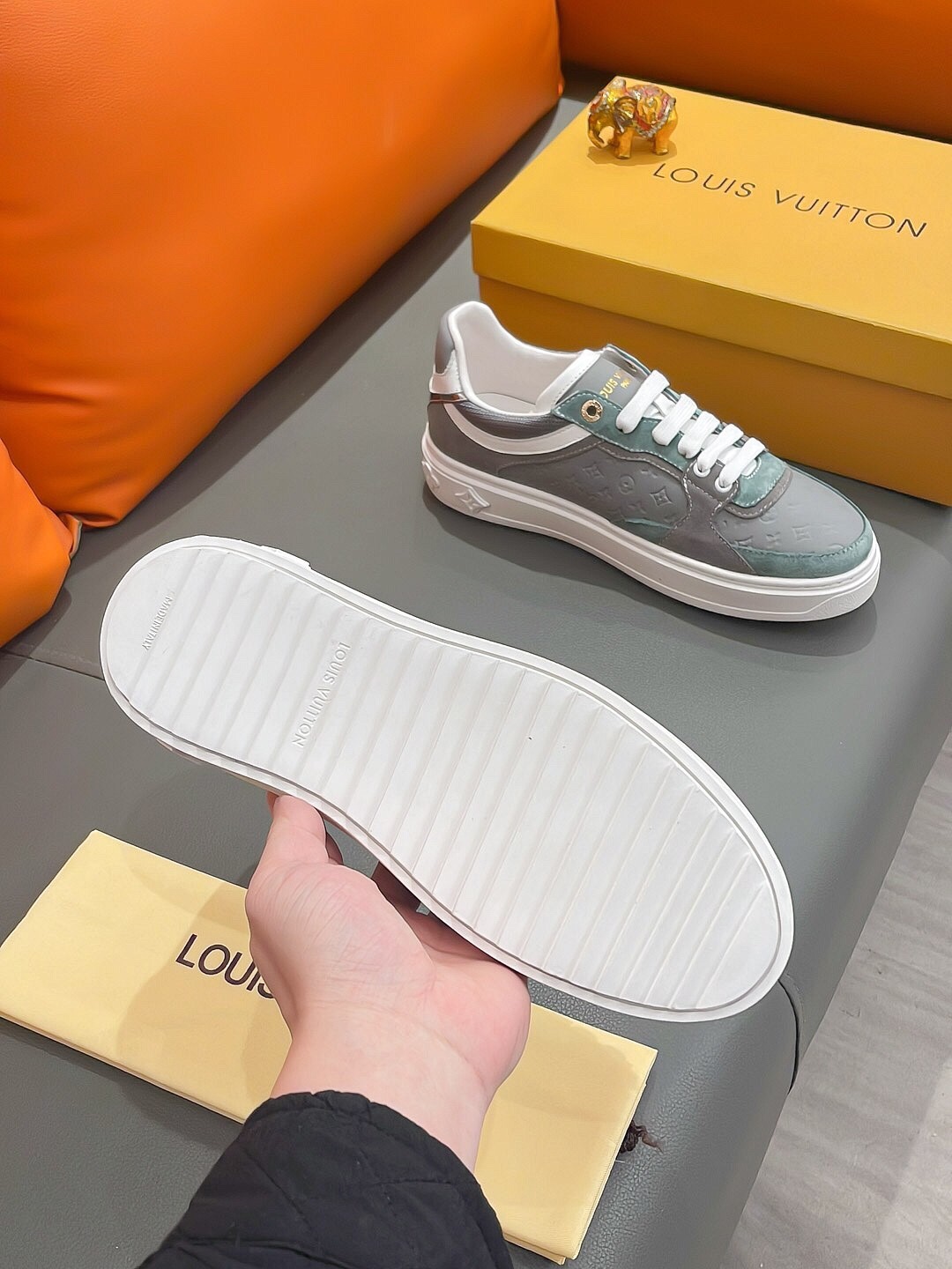 LV shoe