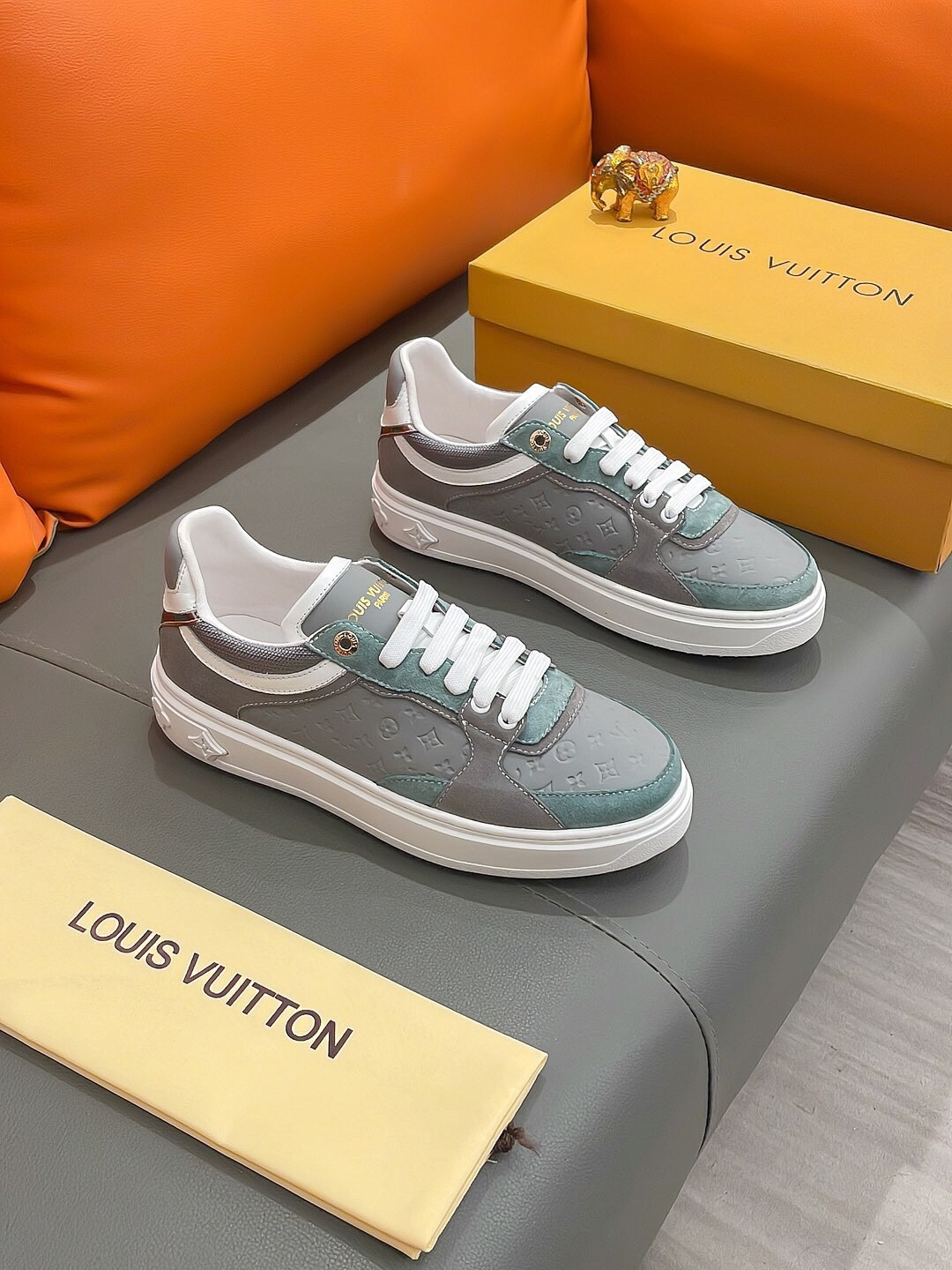 LV shoe