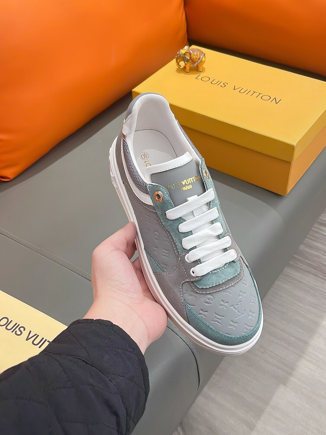LV shoe
