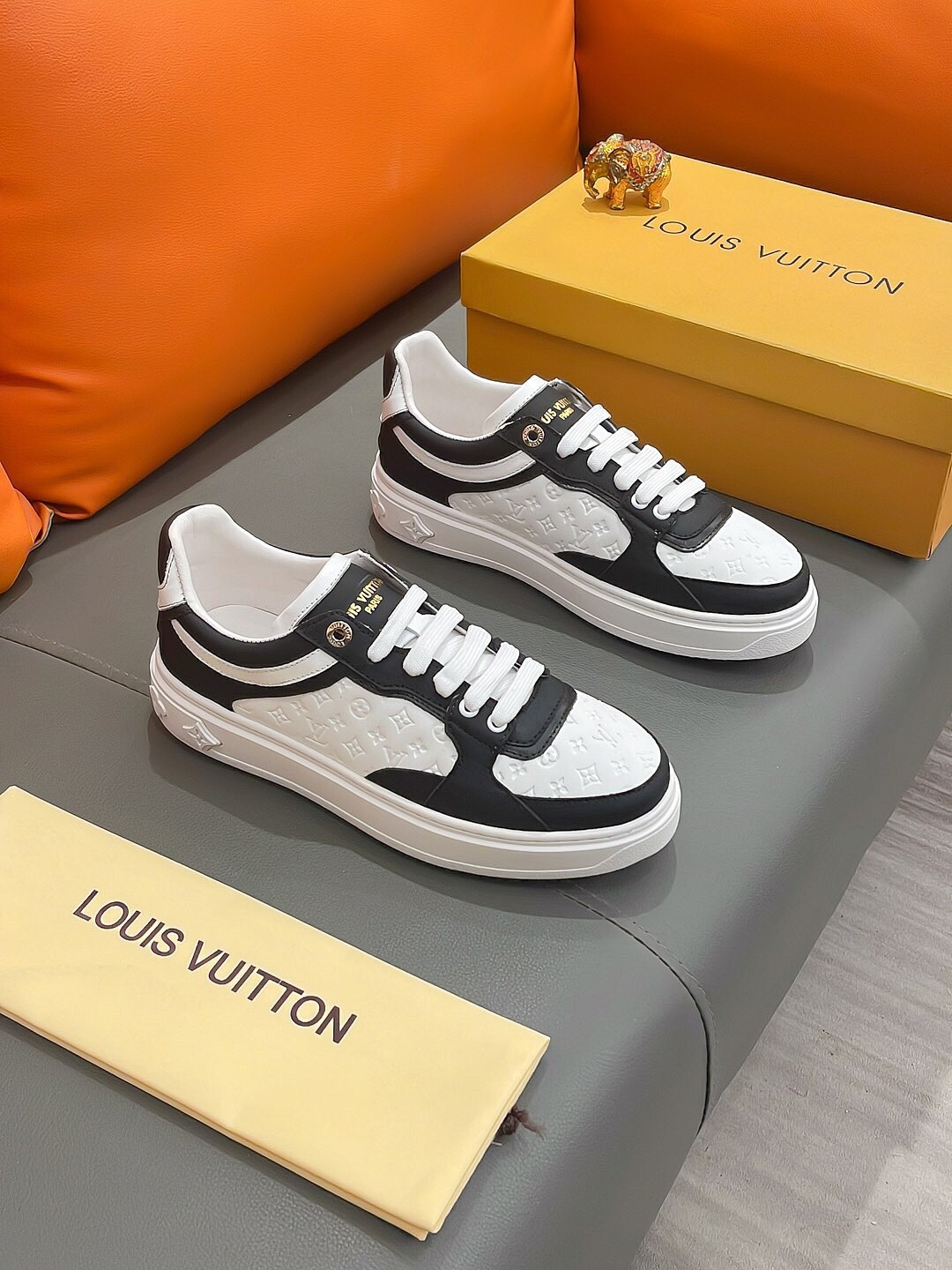 LV shoe