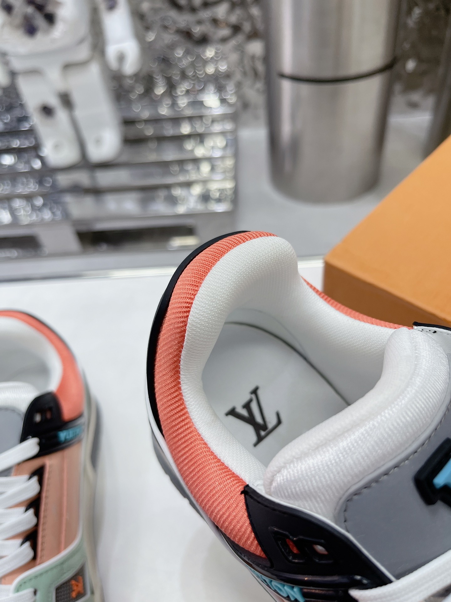 LV shoe
