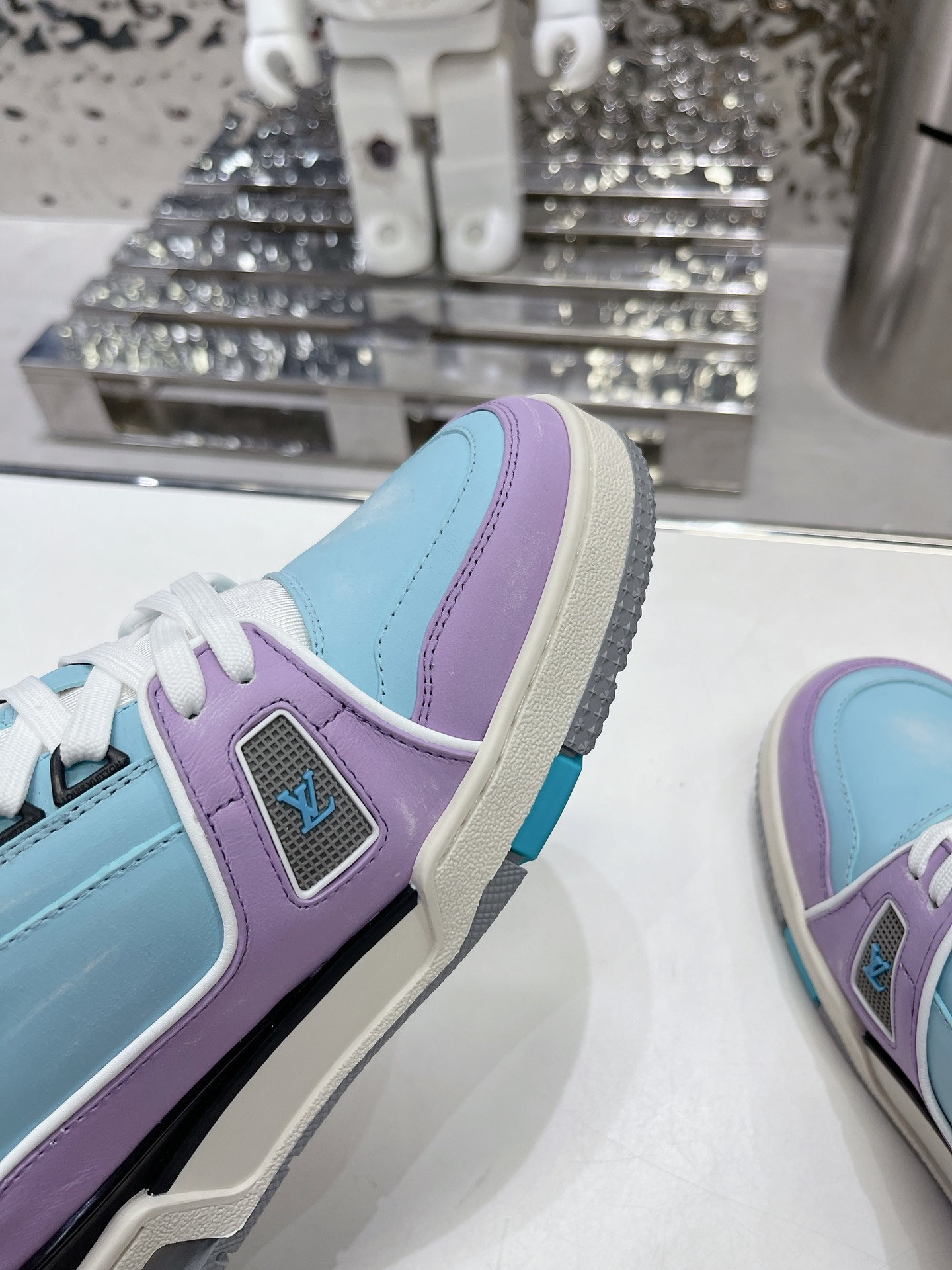 LV shoe