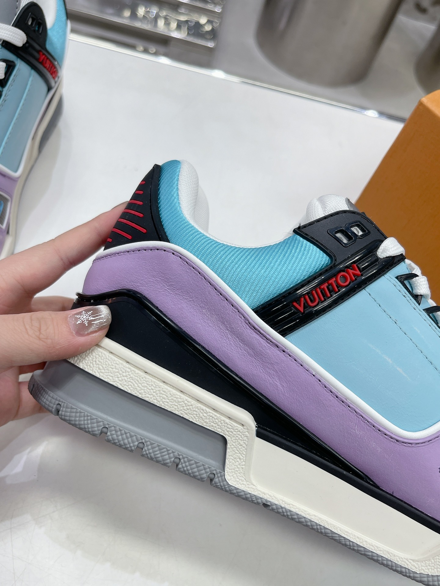 LV shoe