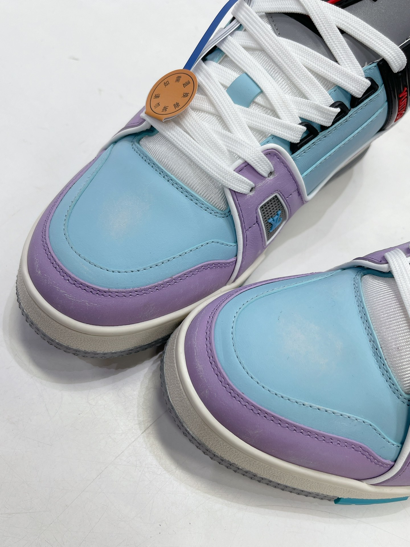 LV shoe