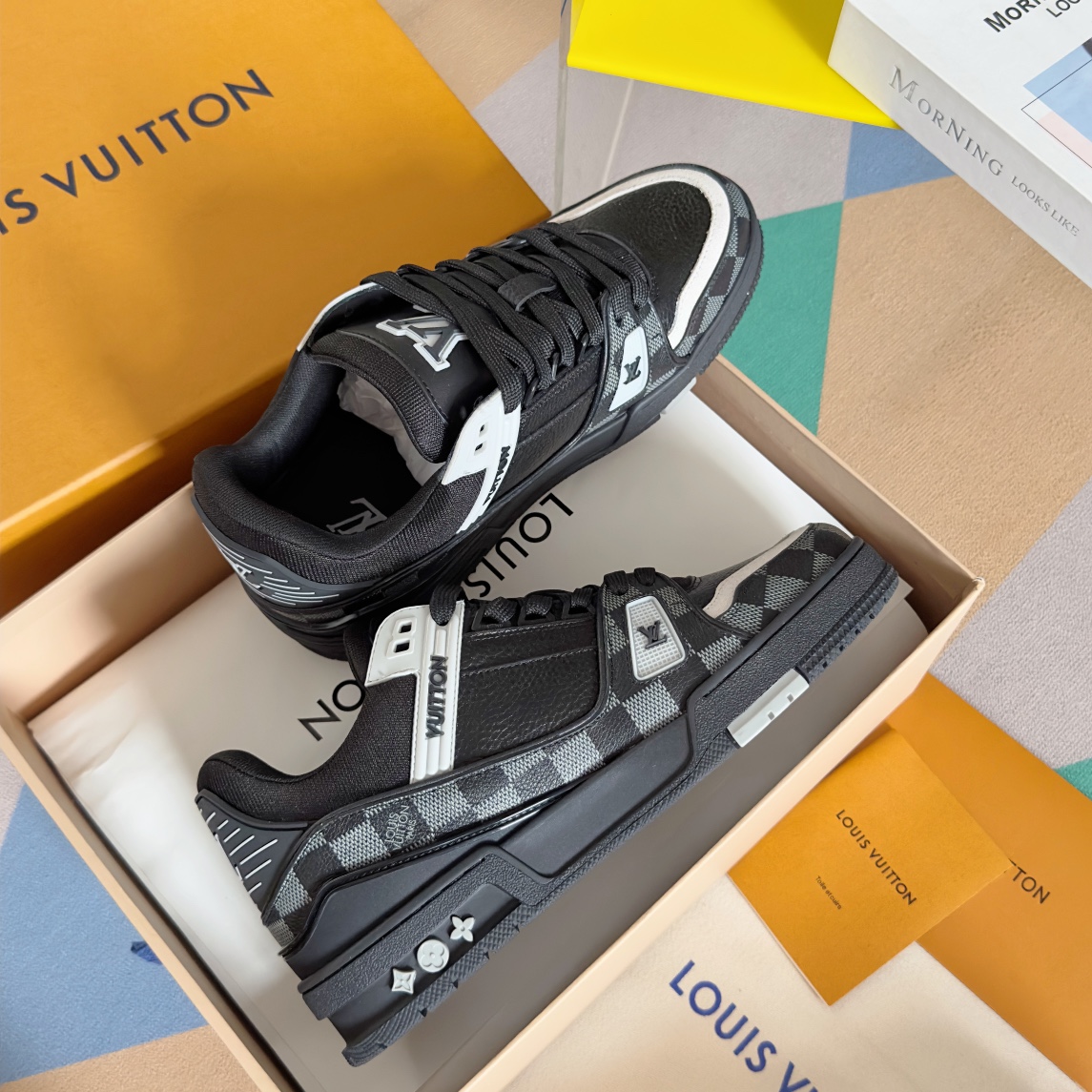 LV shoe