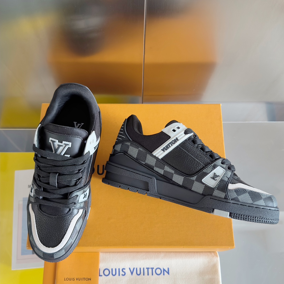 LV shoe