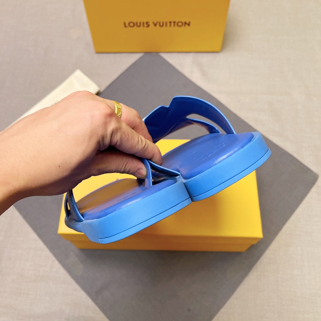 LV shoe