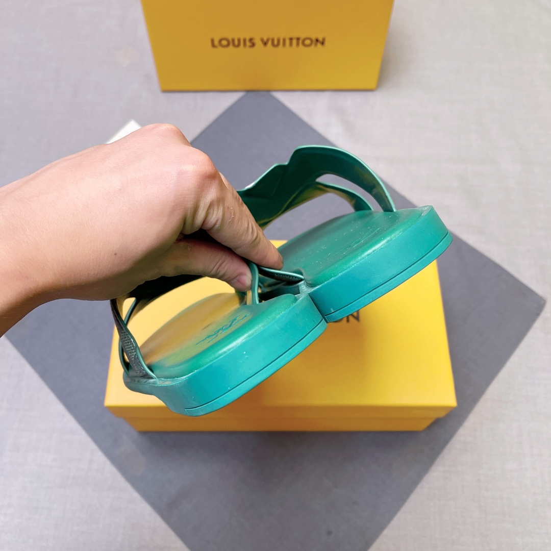 LV shoe