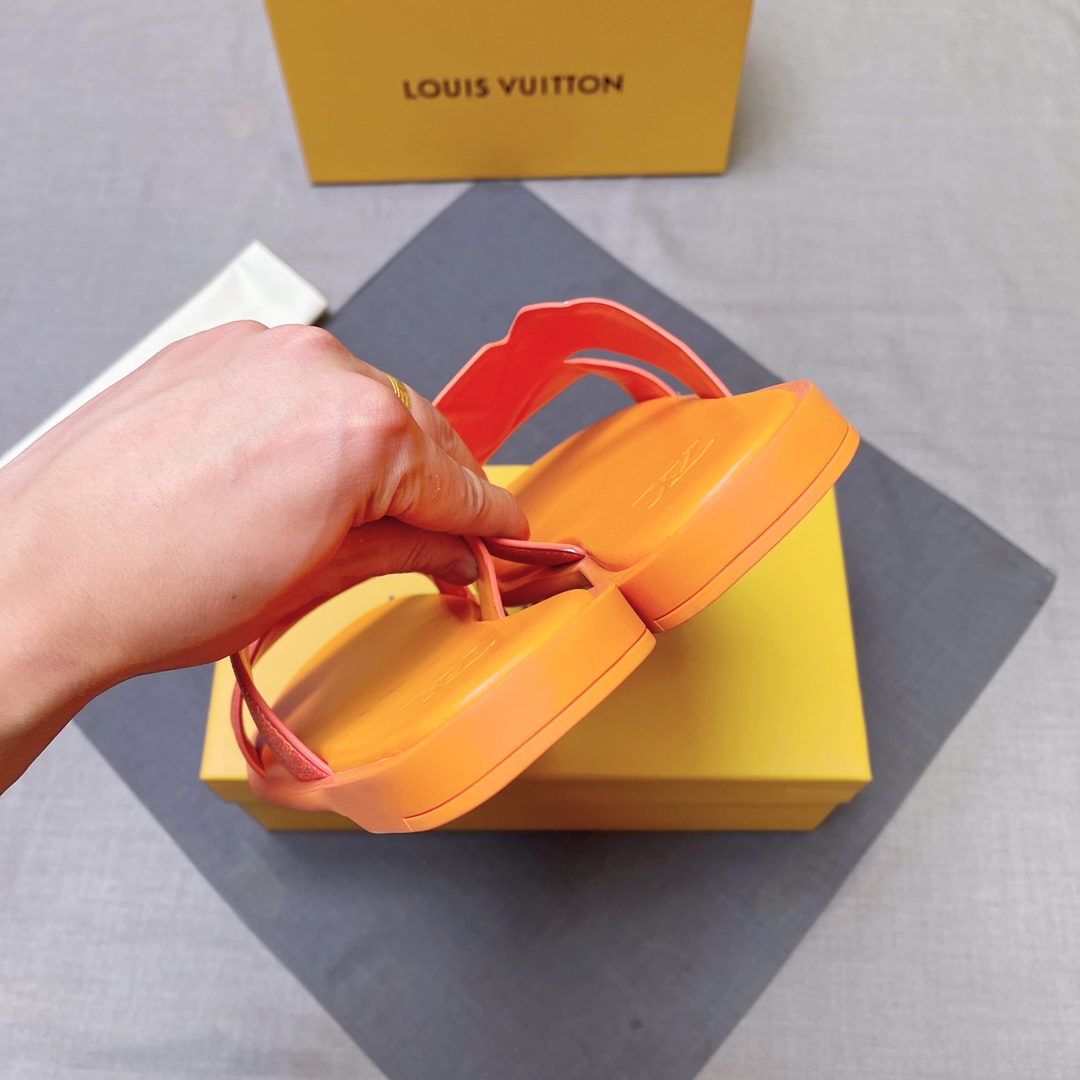 LV shoe