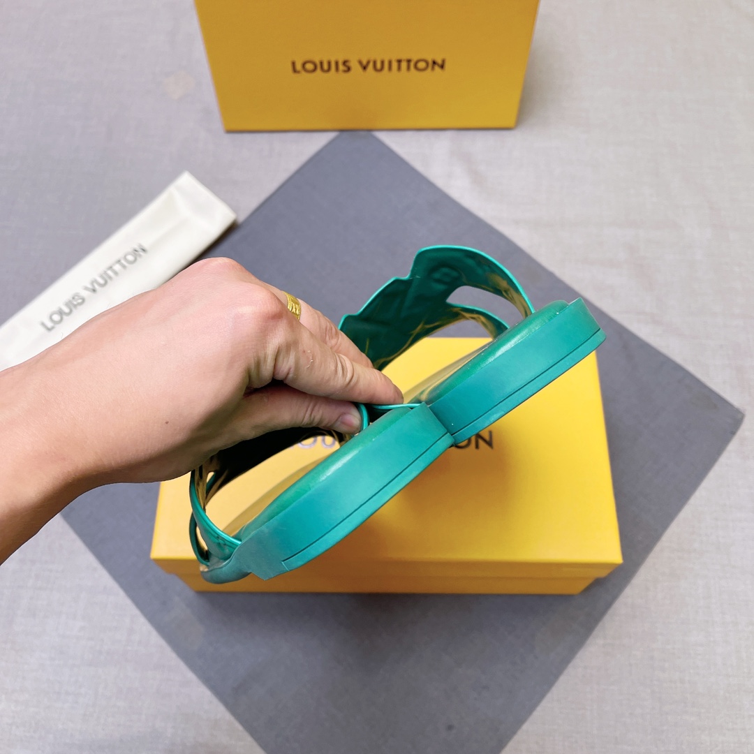 LV shoe