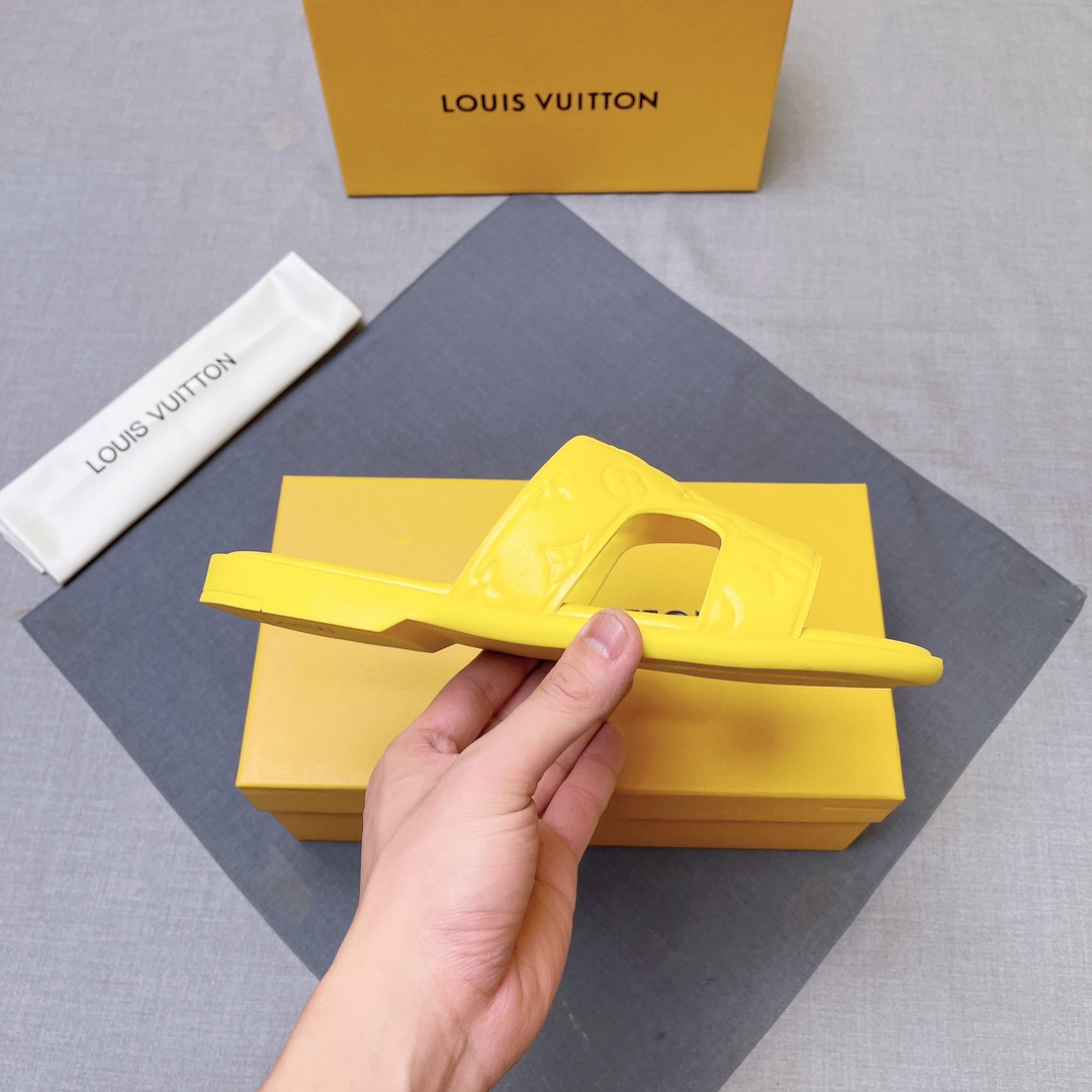 LV shoe
