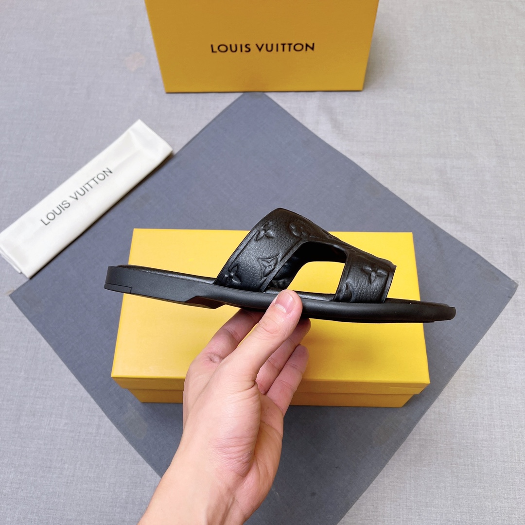 LV shoe