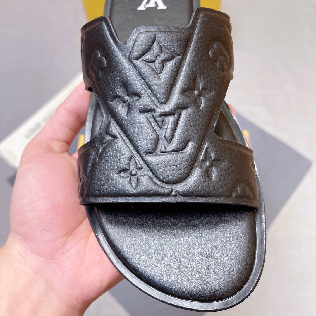 LV shoe