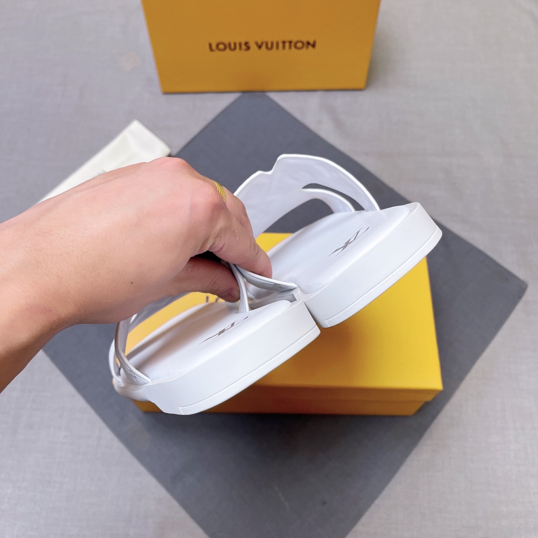 LV shoe
