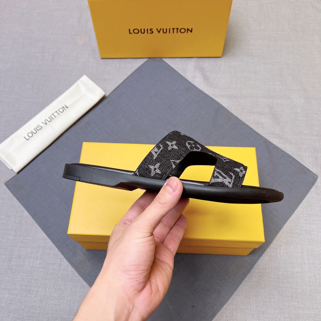 LV shoe