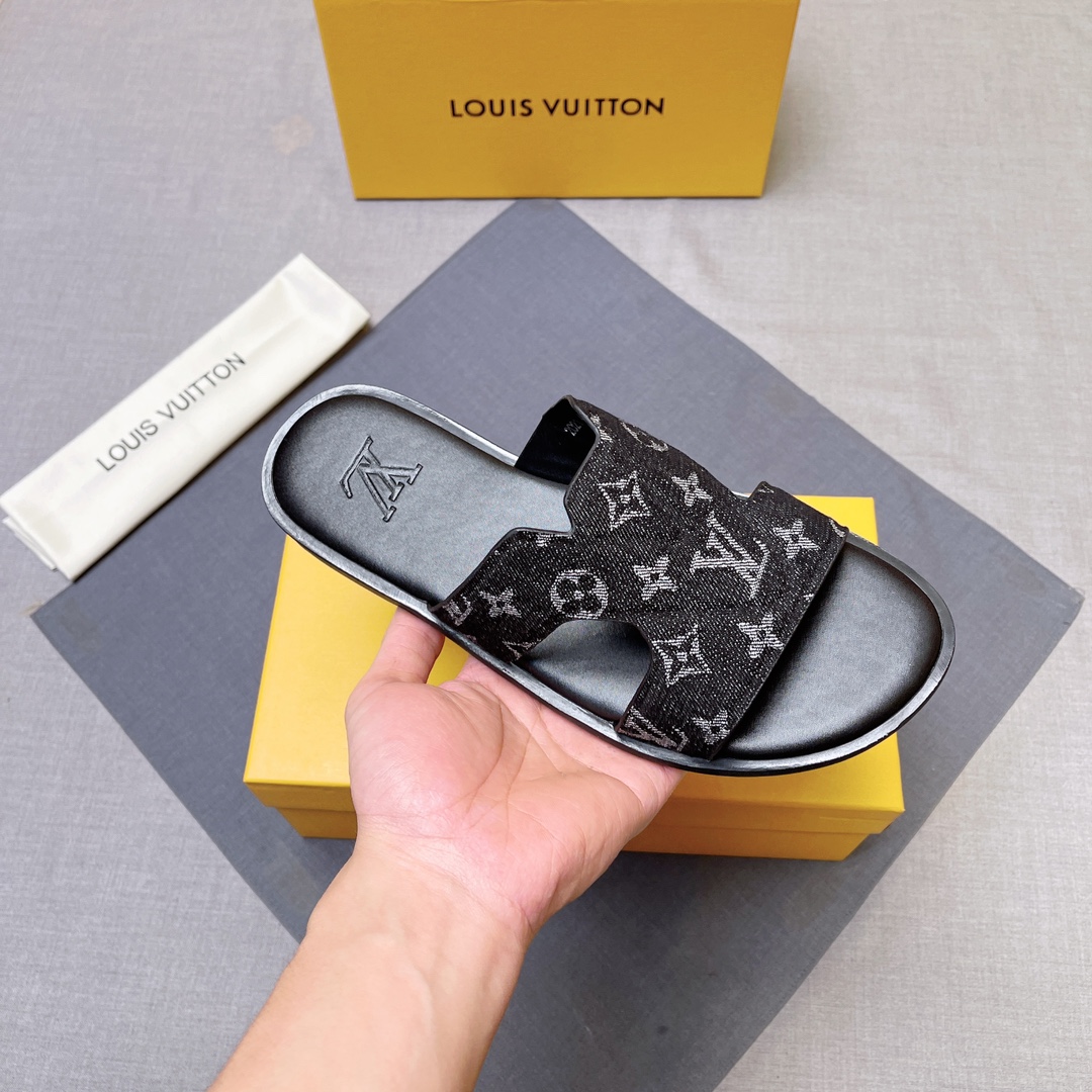 LV shoe