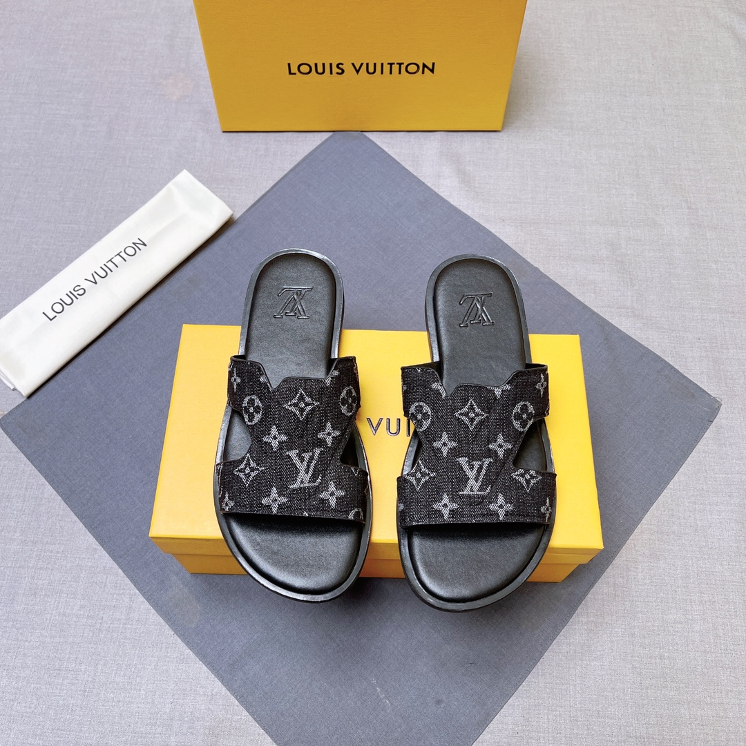 LV shoe