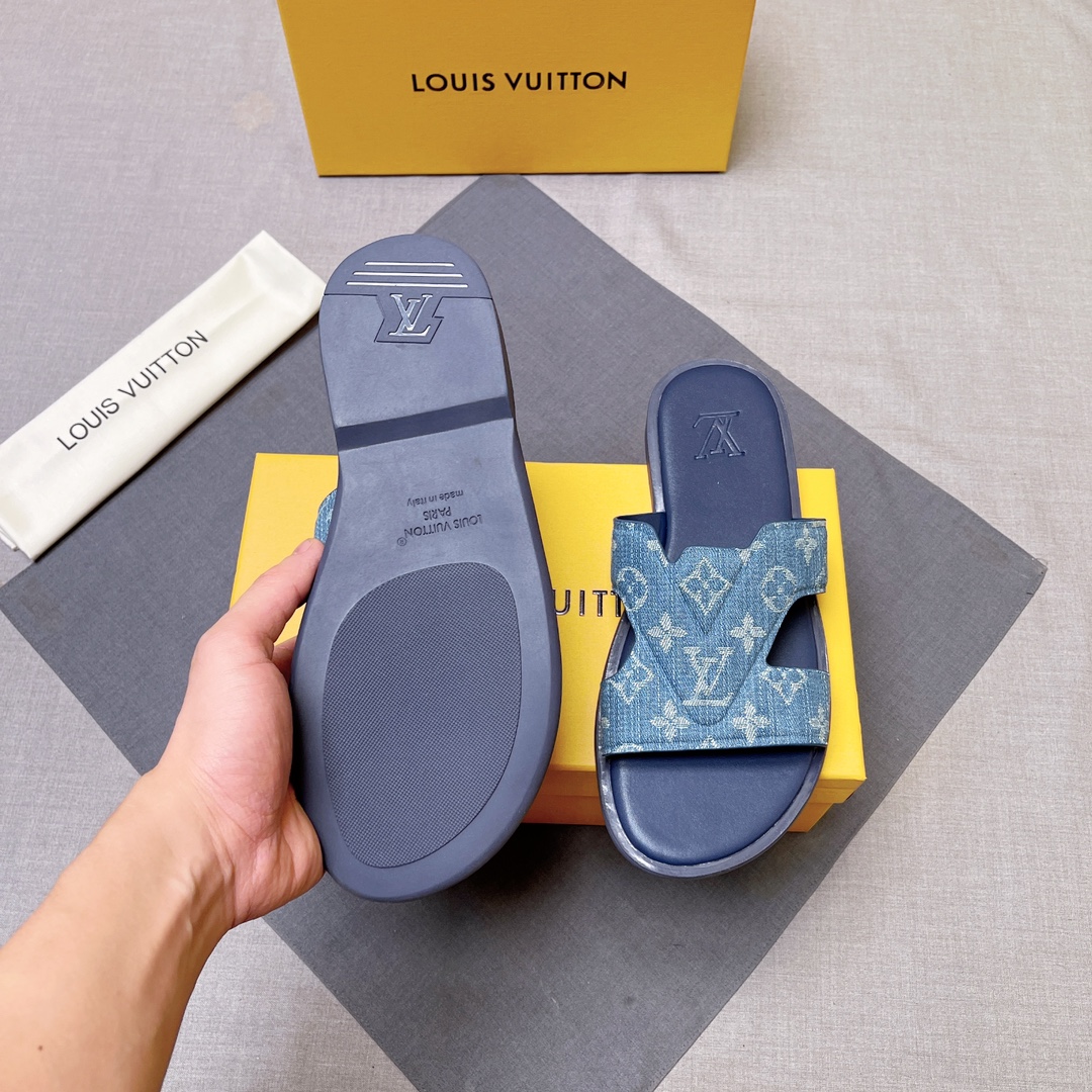 LV shoe