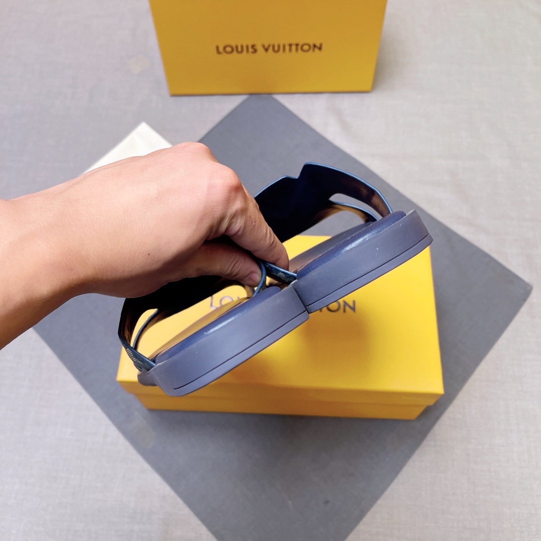 LV shoe