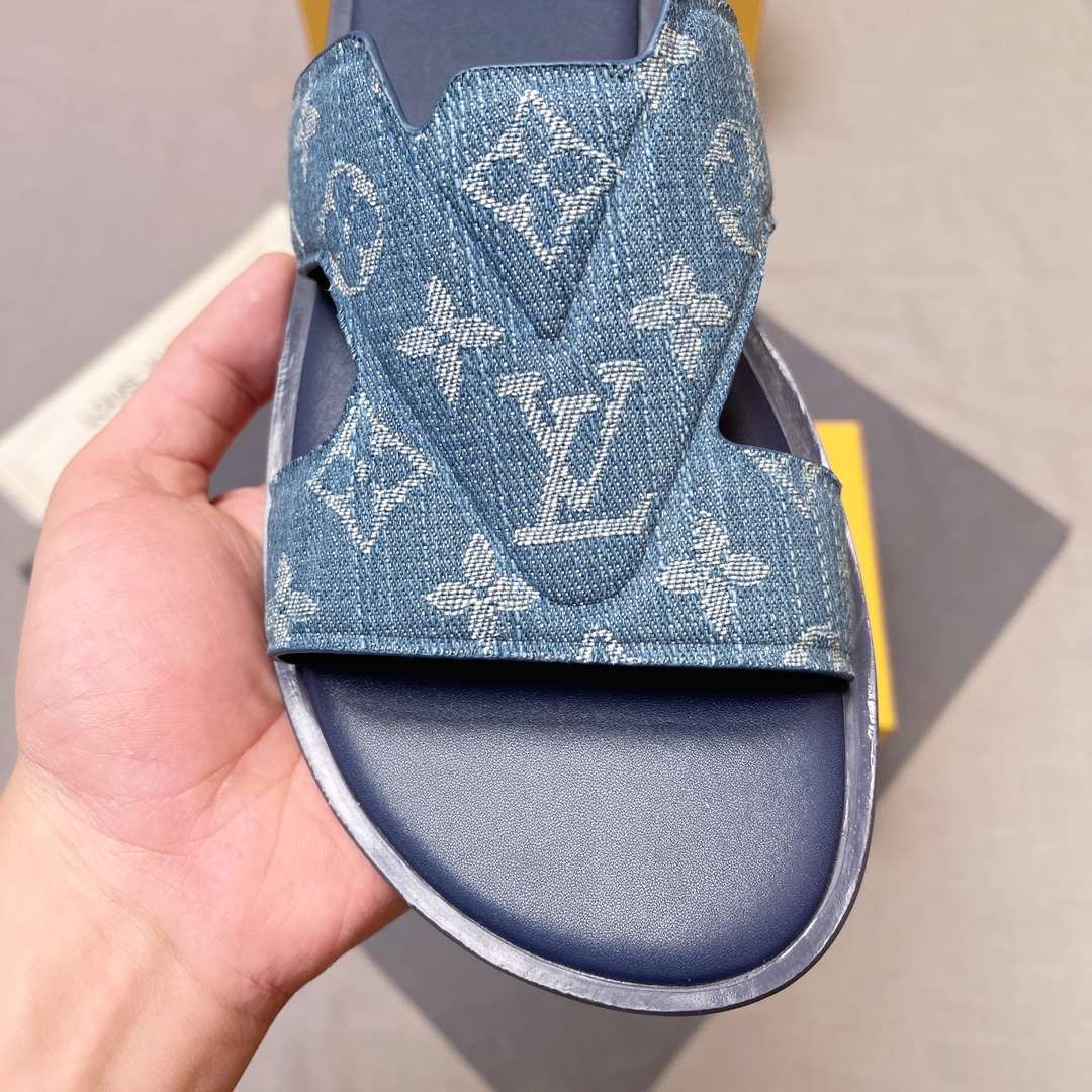 LV shoe