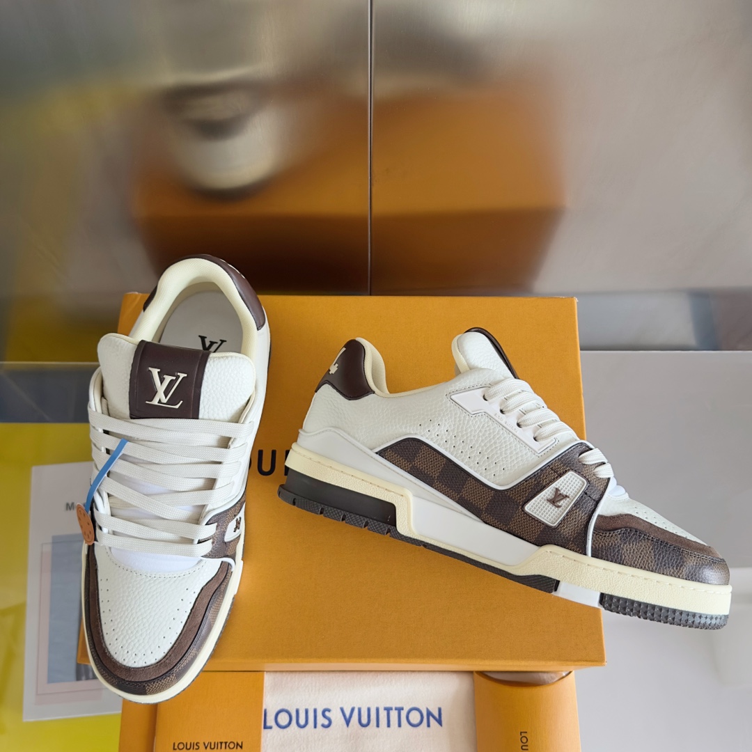 LV shoe