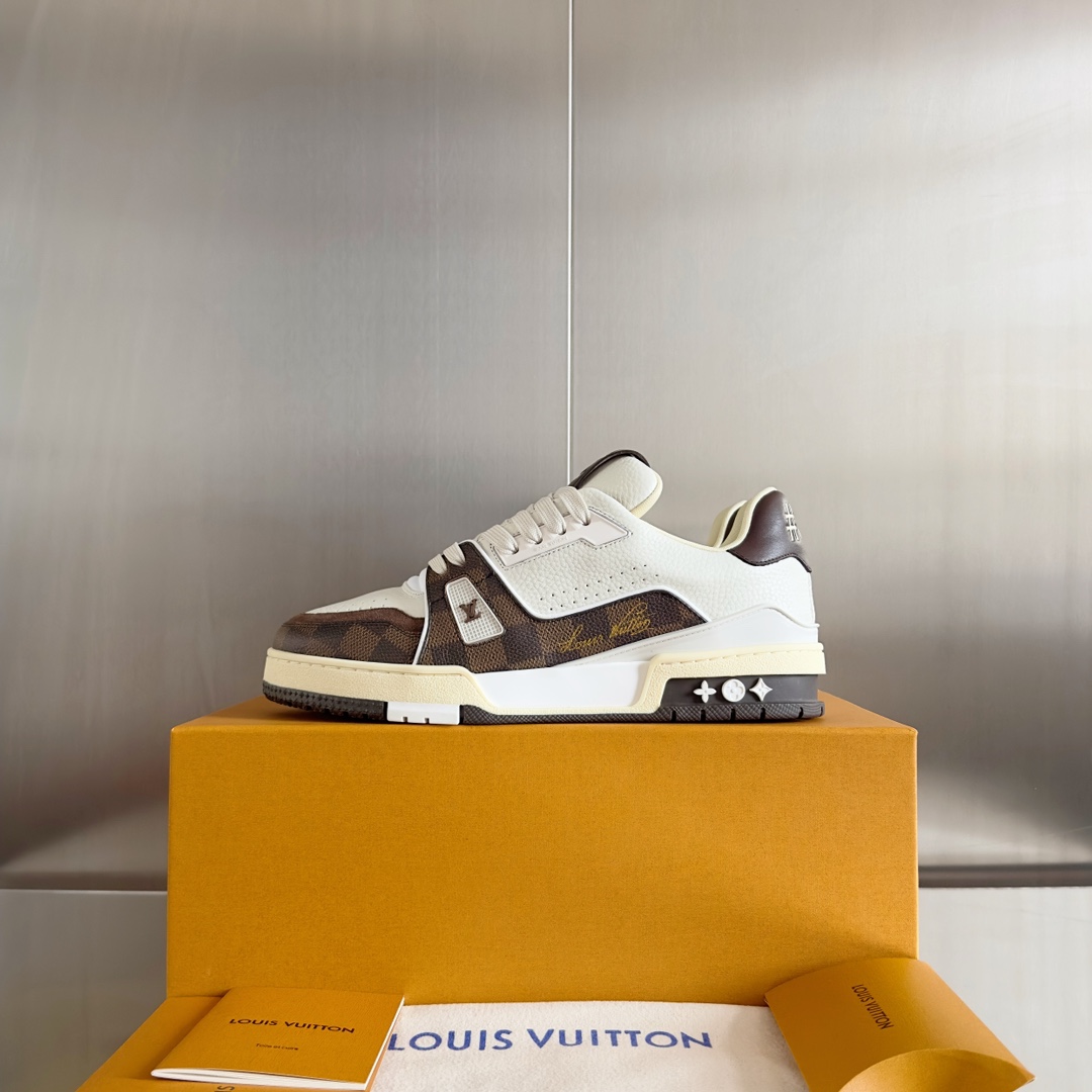 LV shoe