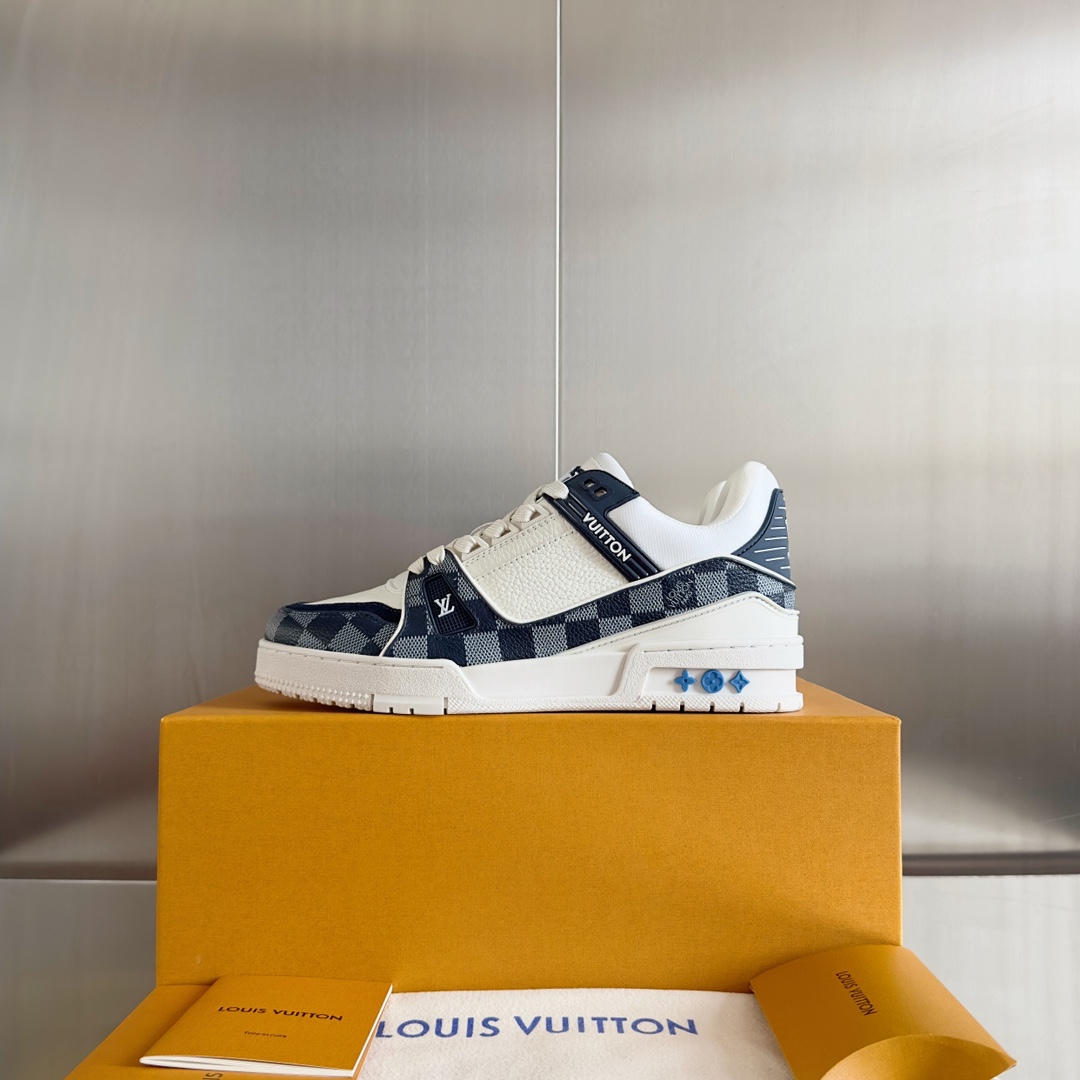 LV shoe
