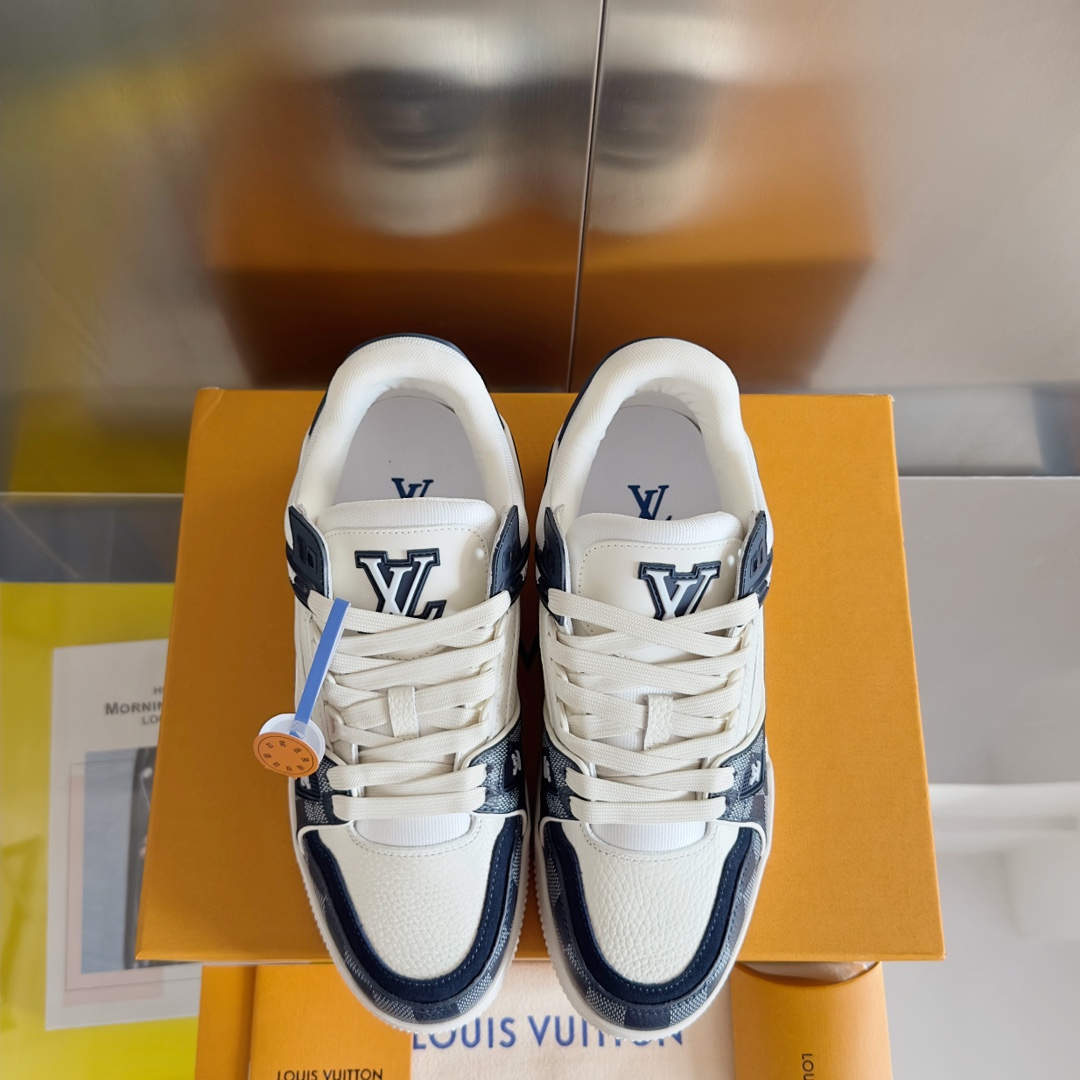 LV shoe