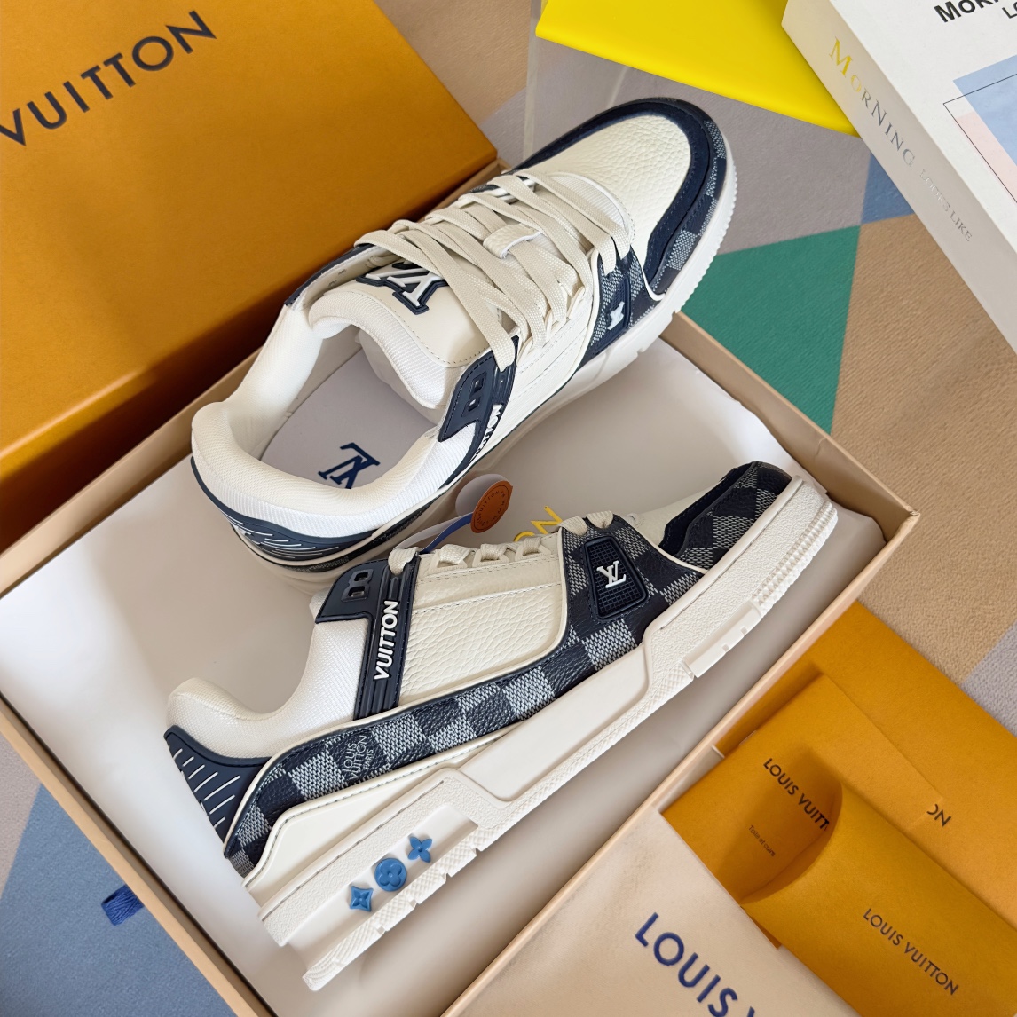 LV shoe