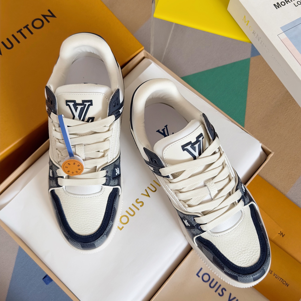 LV shoe