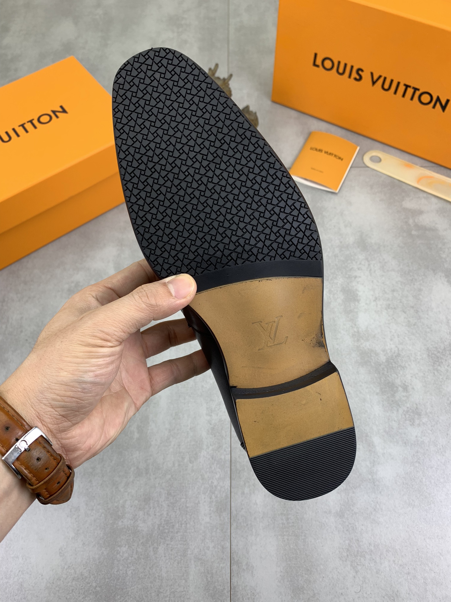 LV shoe