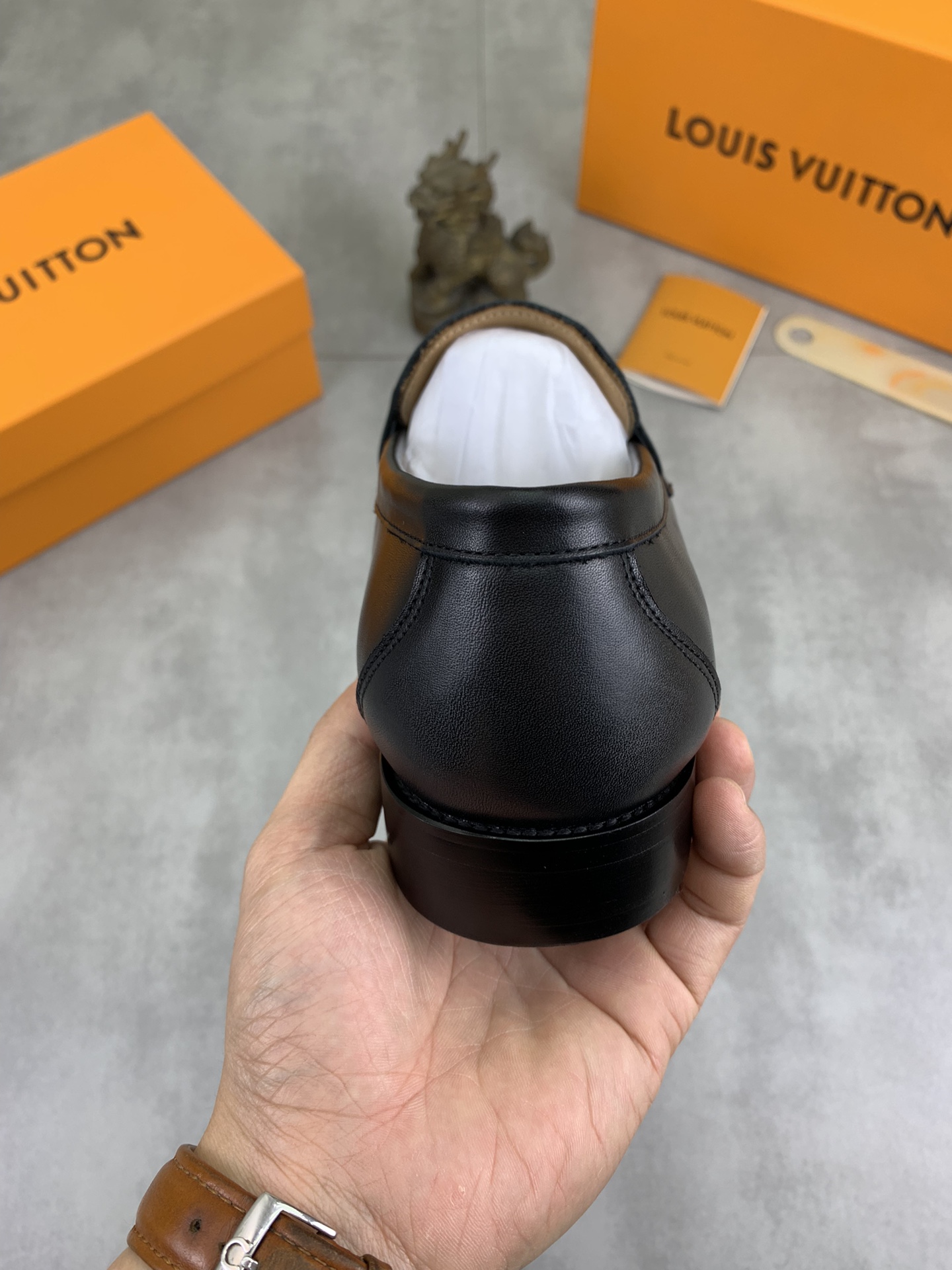 LV shoe