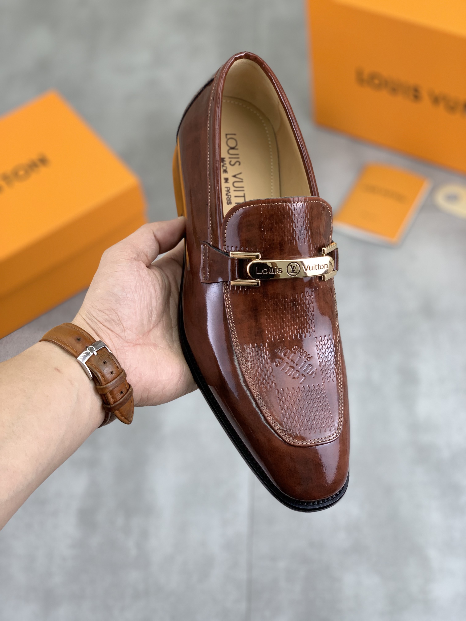 LV shoe