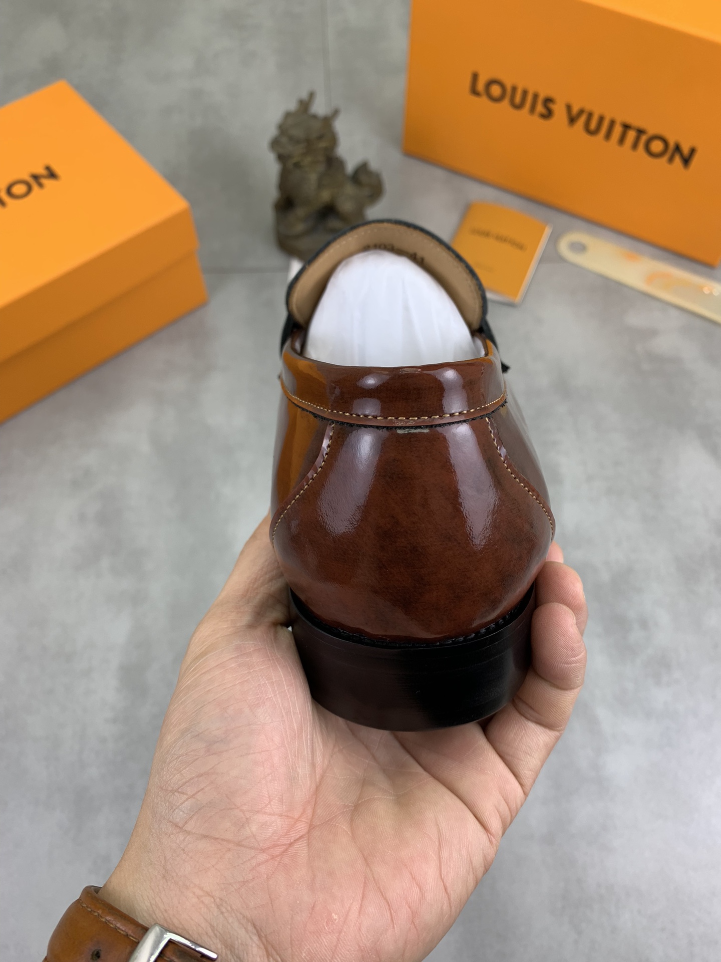 LV shoe