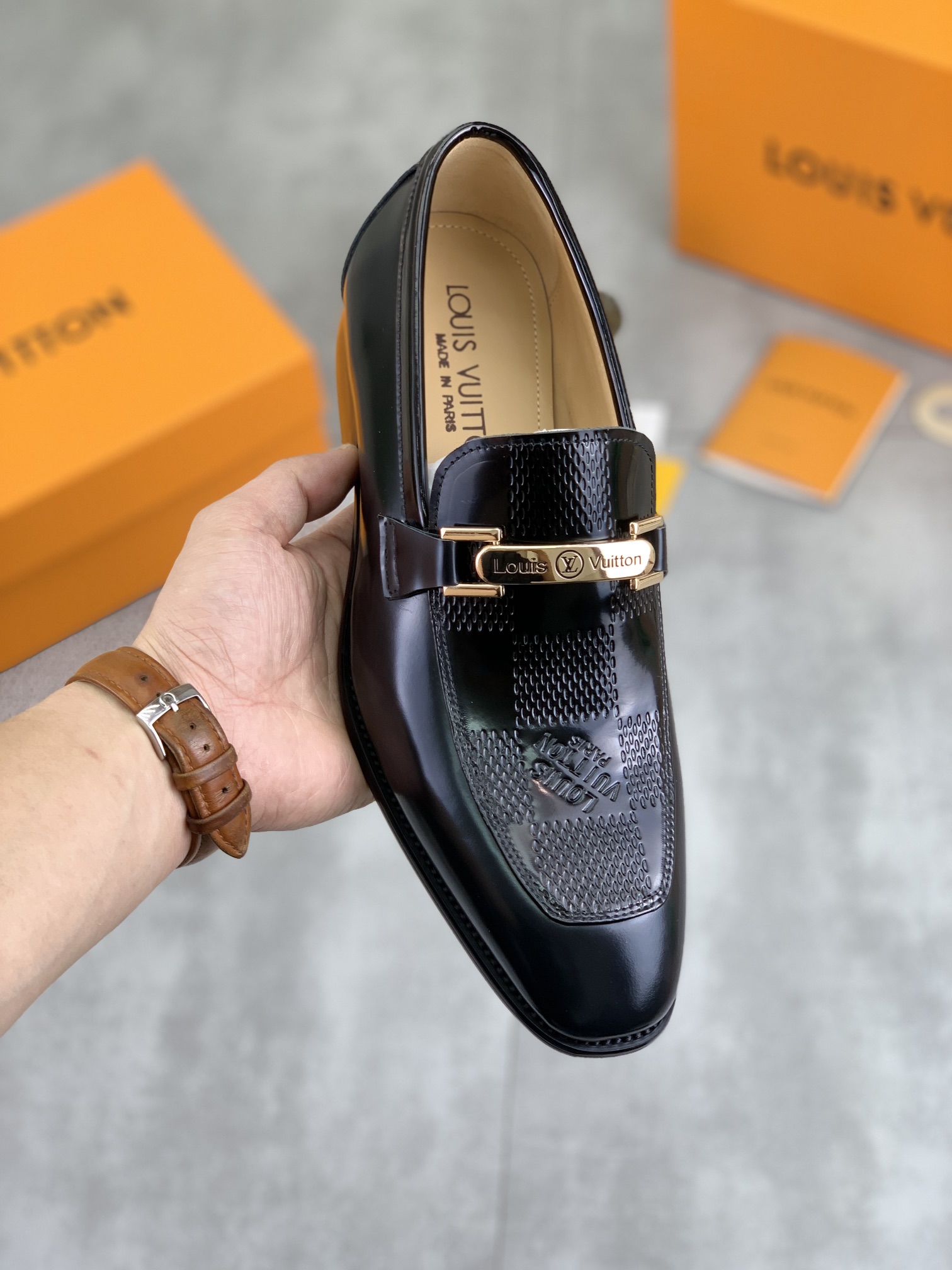 LV shoe