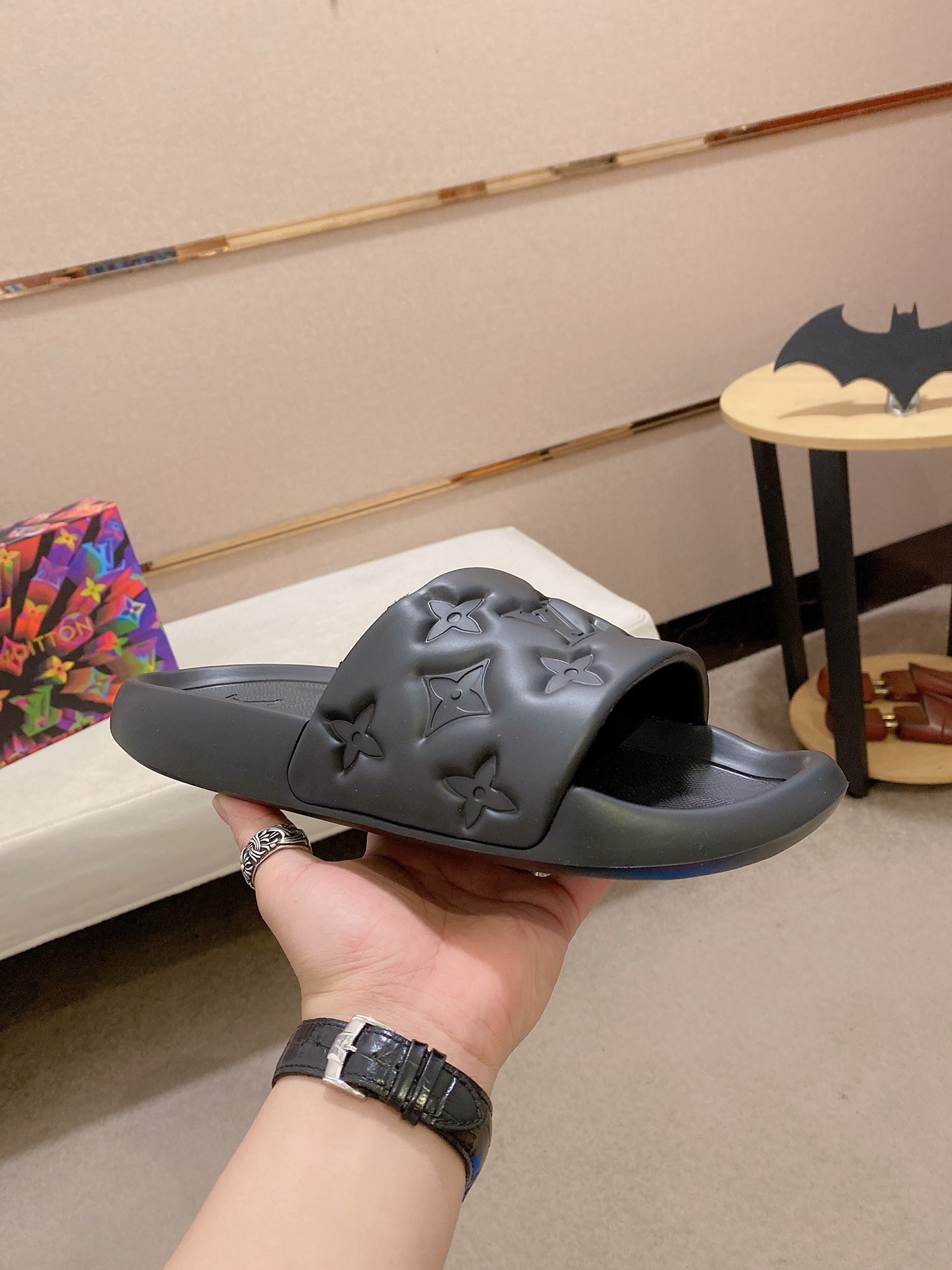 LV shoe