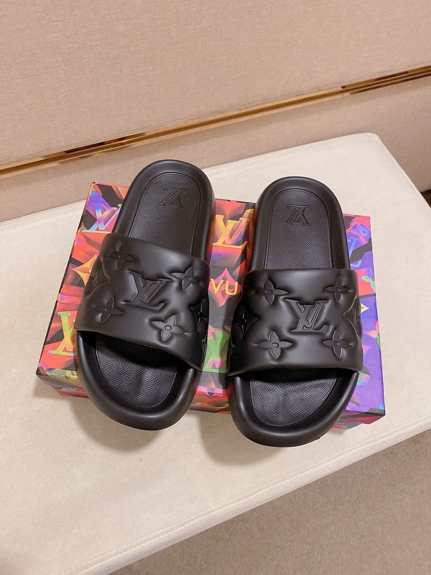 LV shoe